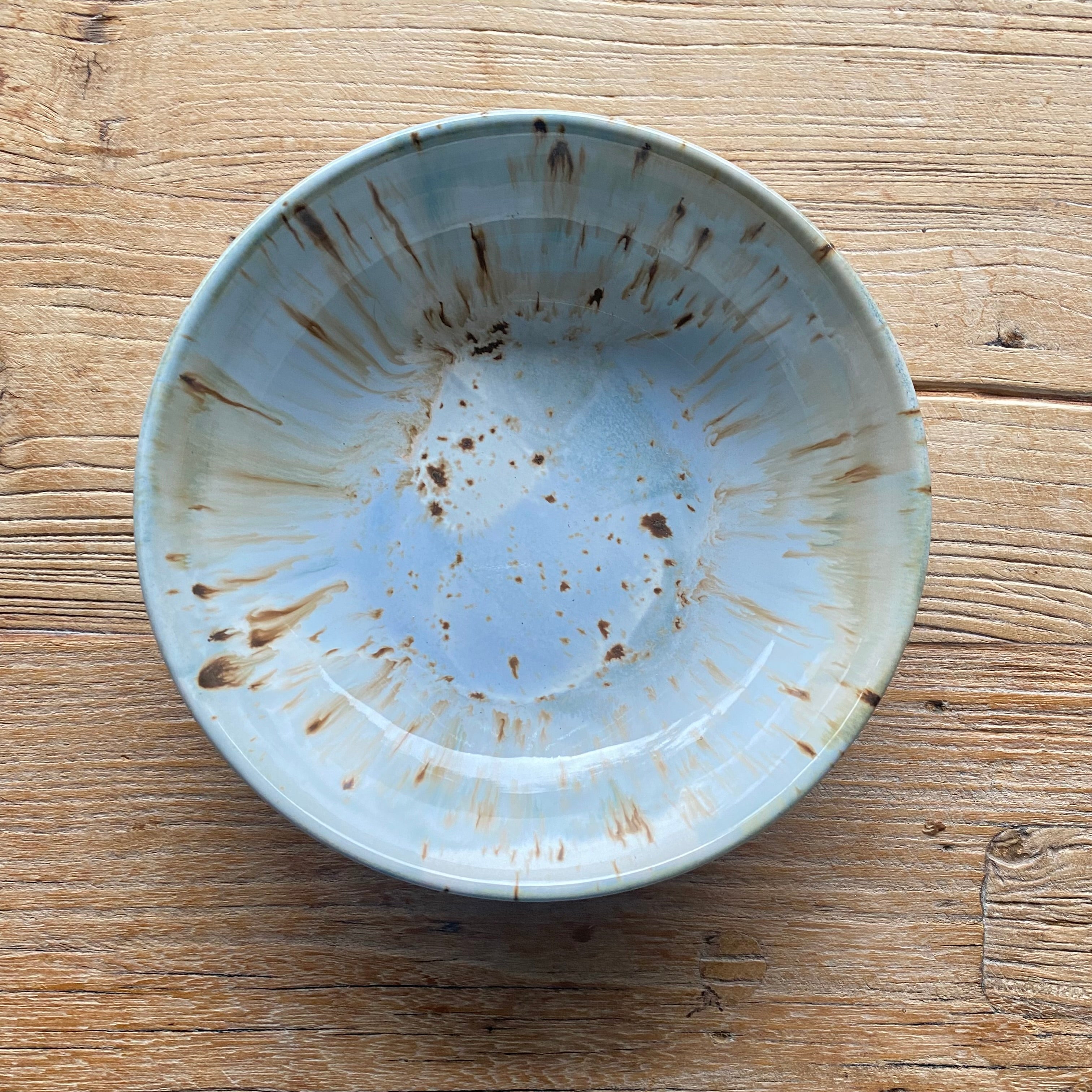 Keramikskål kiri – svag blå, creme, brun – unika glasur