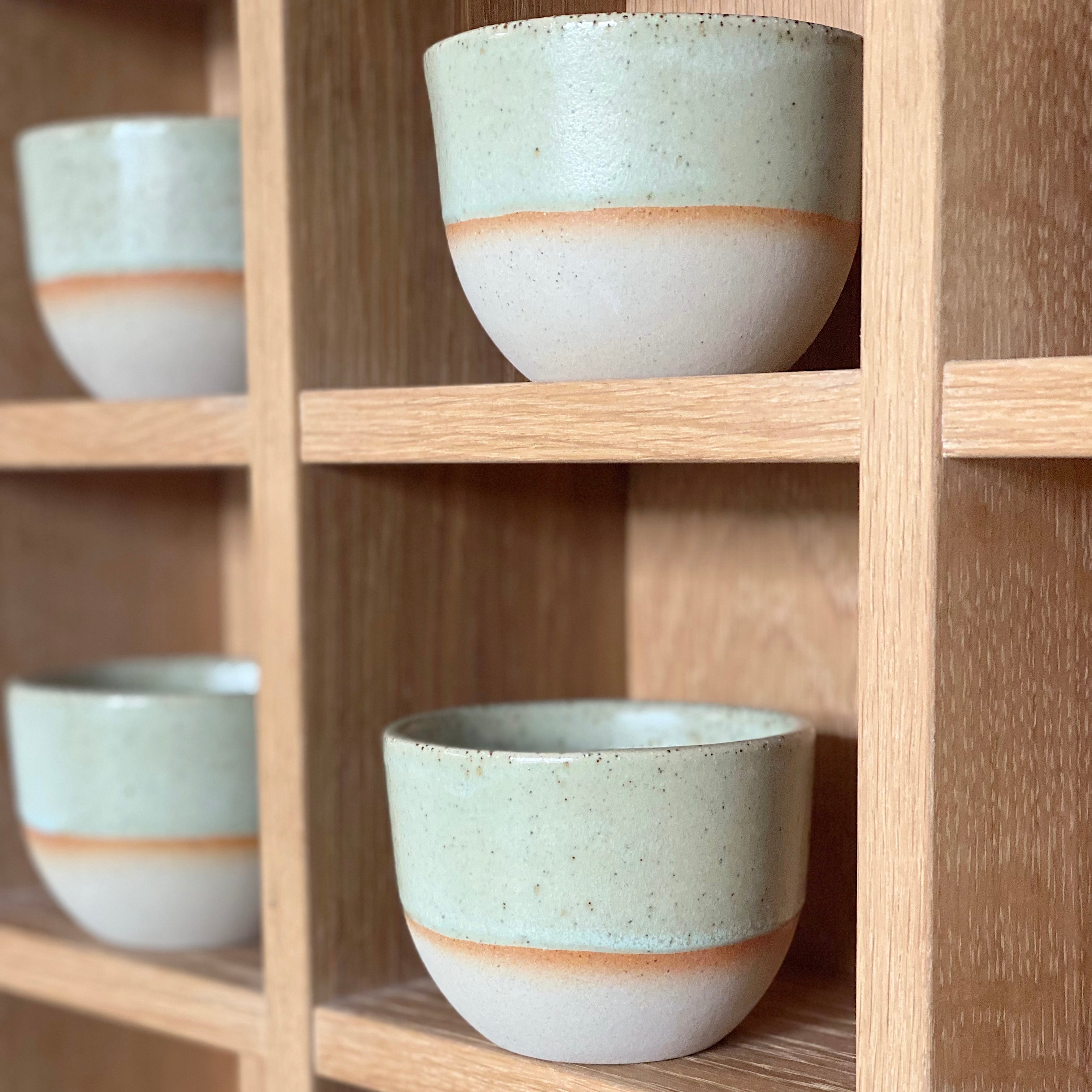 Kim Wallace kaffekop Evergreen - unika mintgrøn glasur