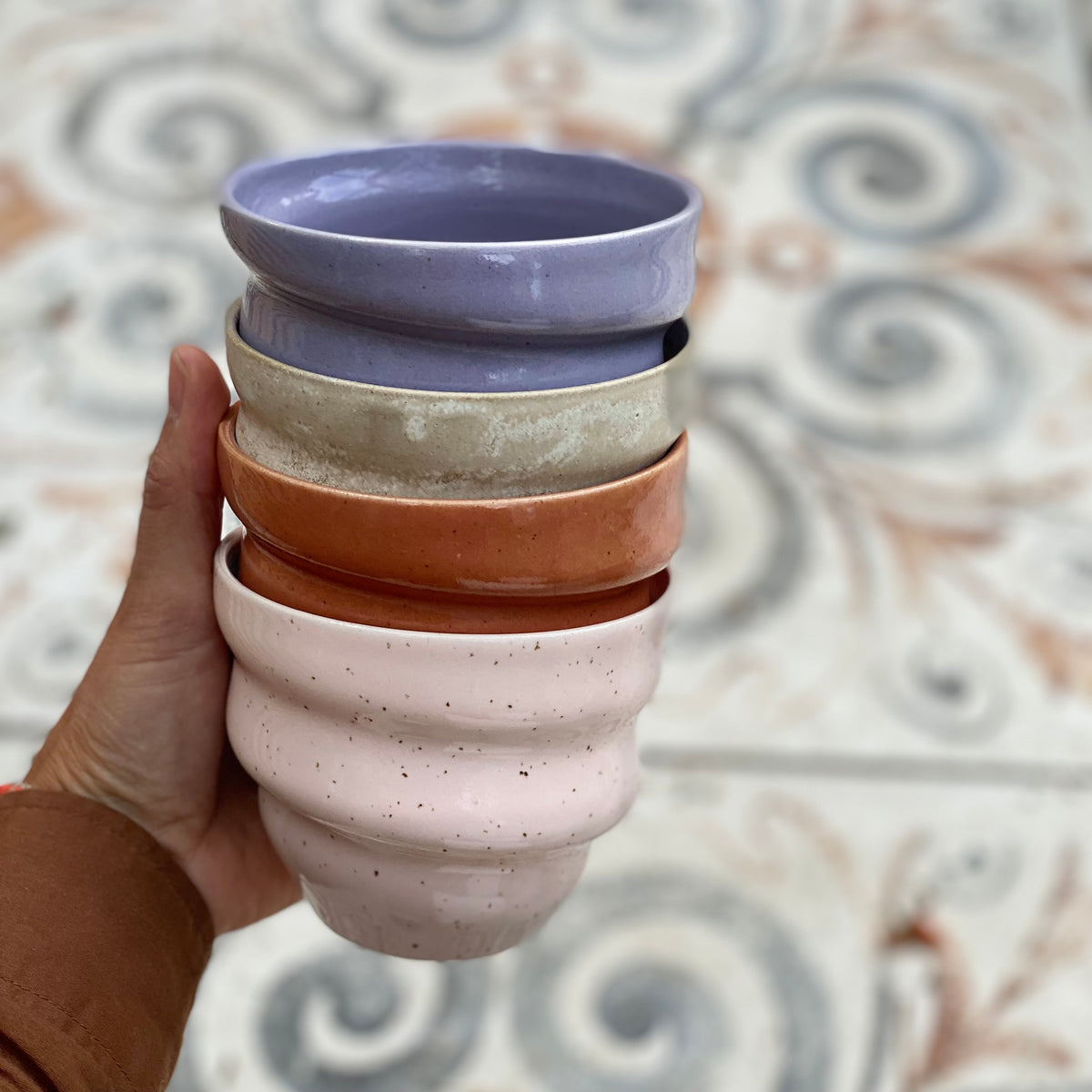 Håndlavede POP kopper i keramik fra Hej Design på Bornholm