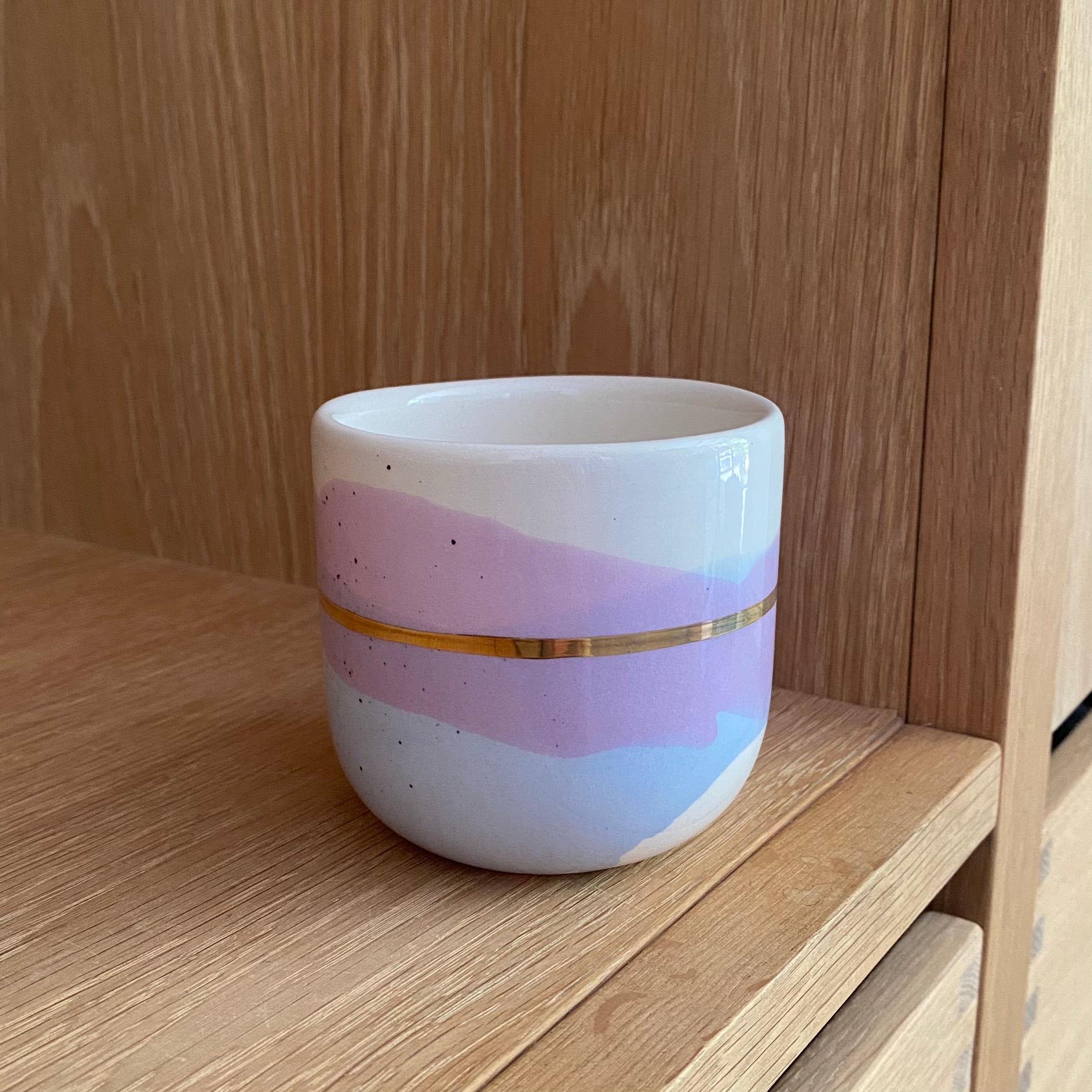 Cappuccino kop – Landscape med guldbånd – serenity lilla og blå