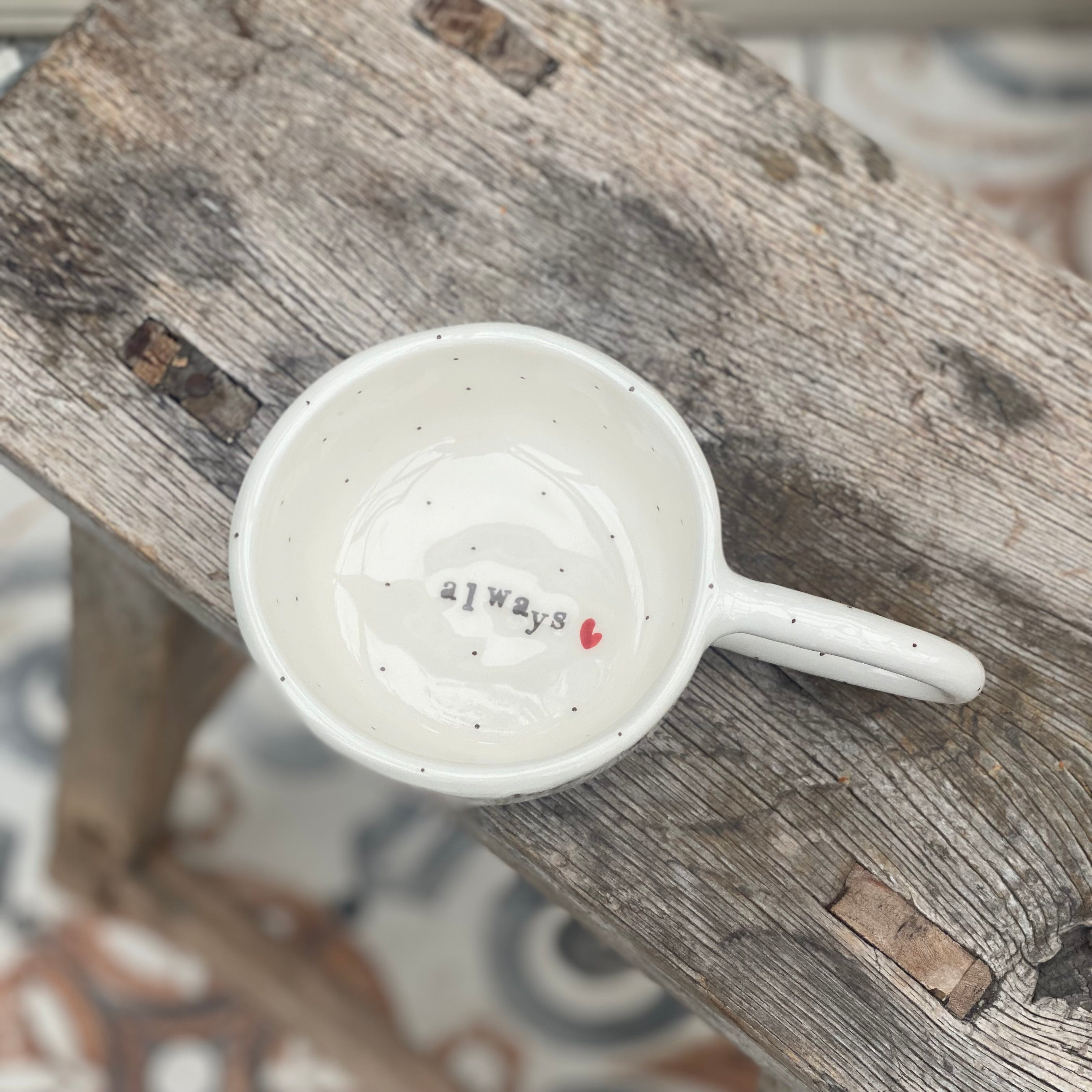 Håndlavet kop med hank og tekst - Coffee lover - personlig gave