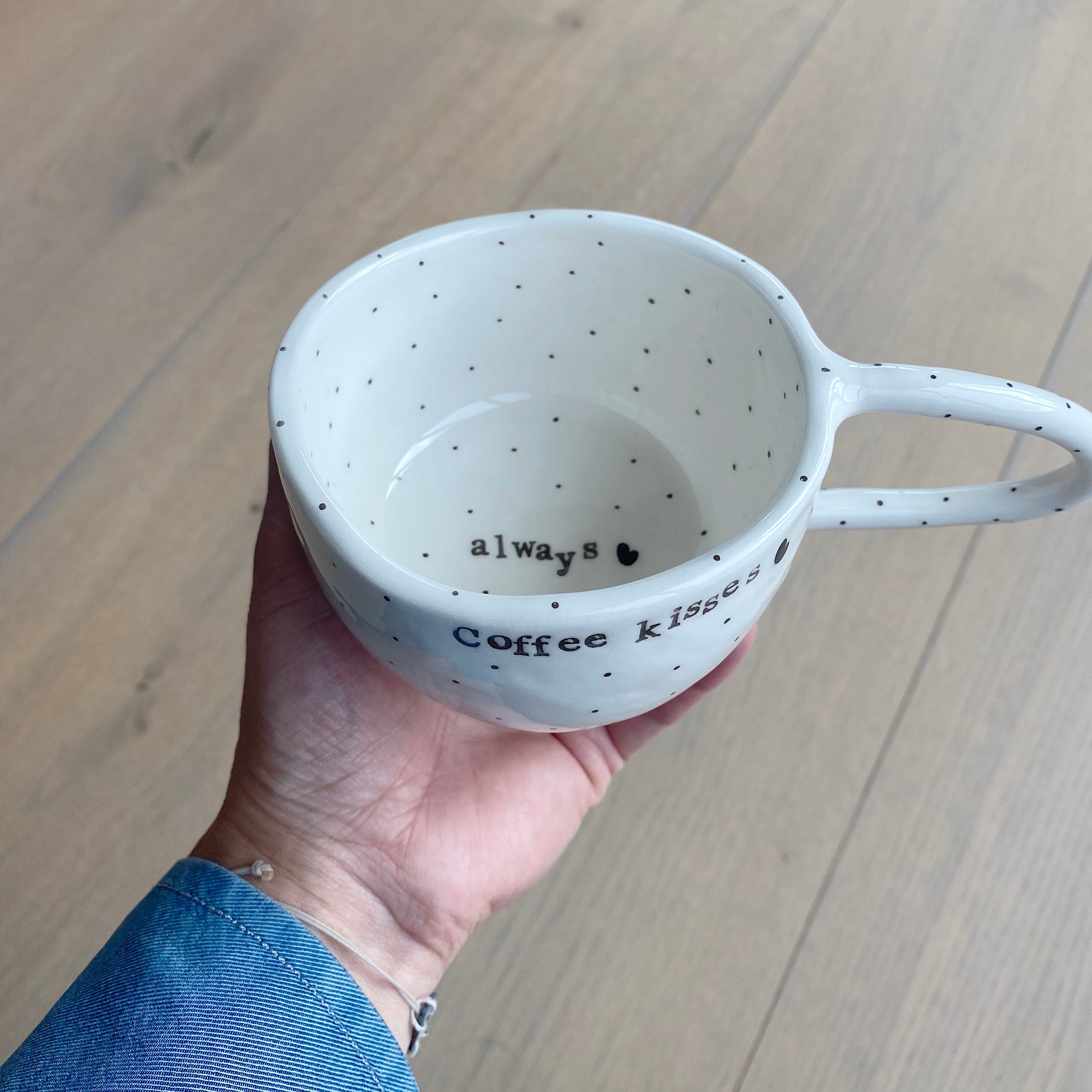Terra Ceramica pinch kop med tekst, coffee kisses, always - hvid