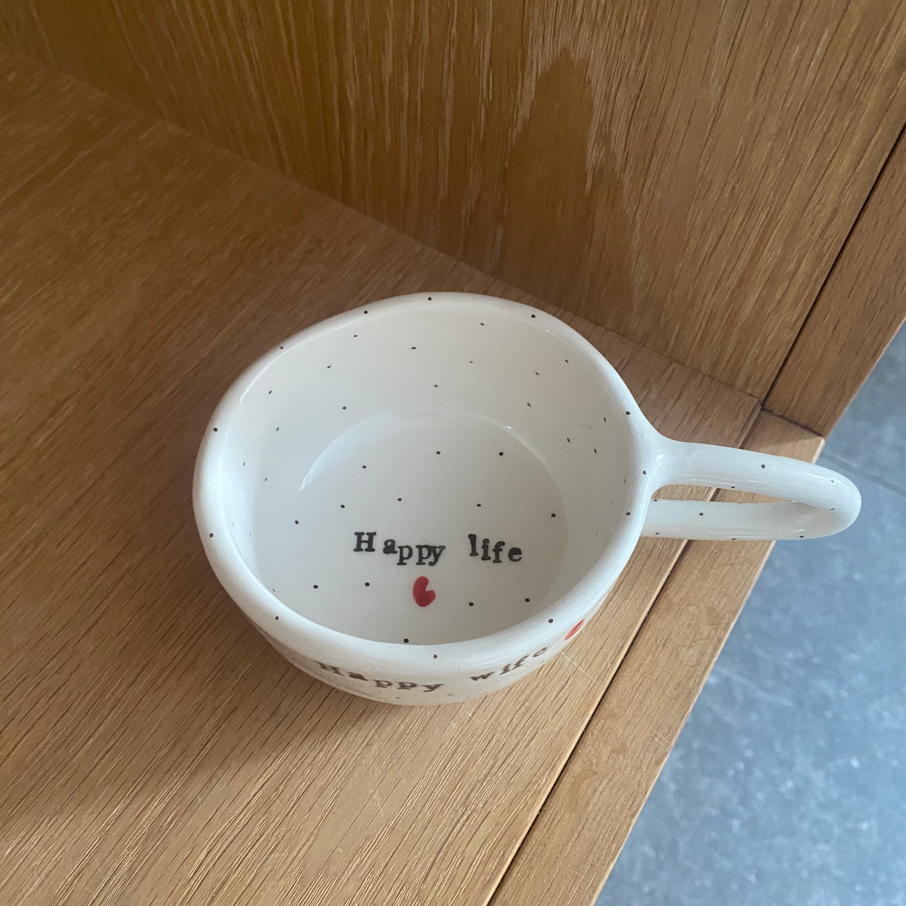 Håndlavet kop med hank og tekst - Happy wife, Happy life - personlig gave