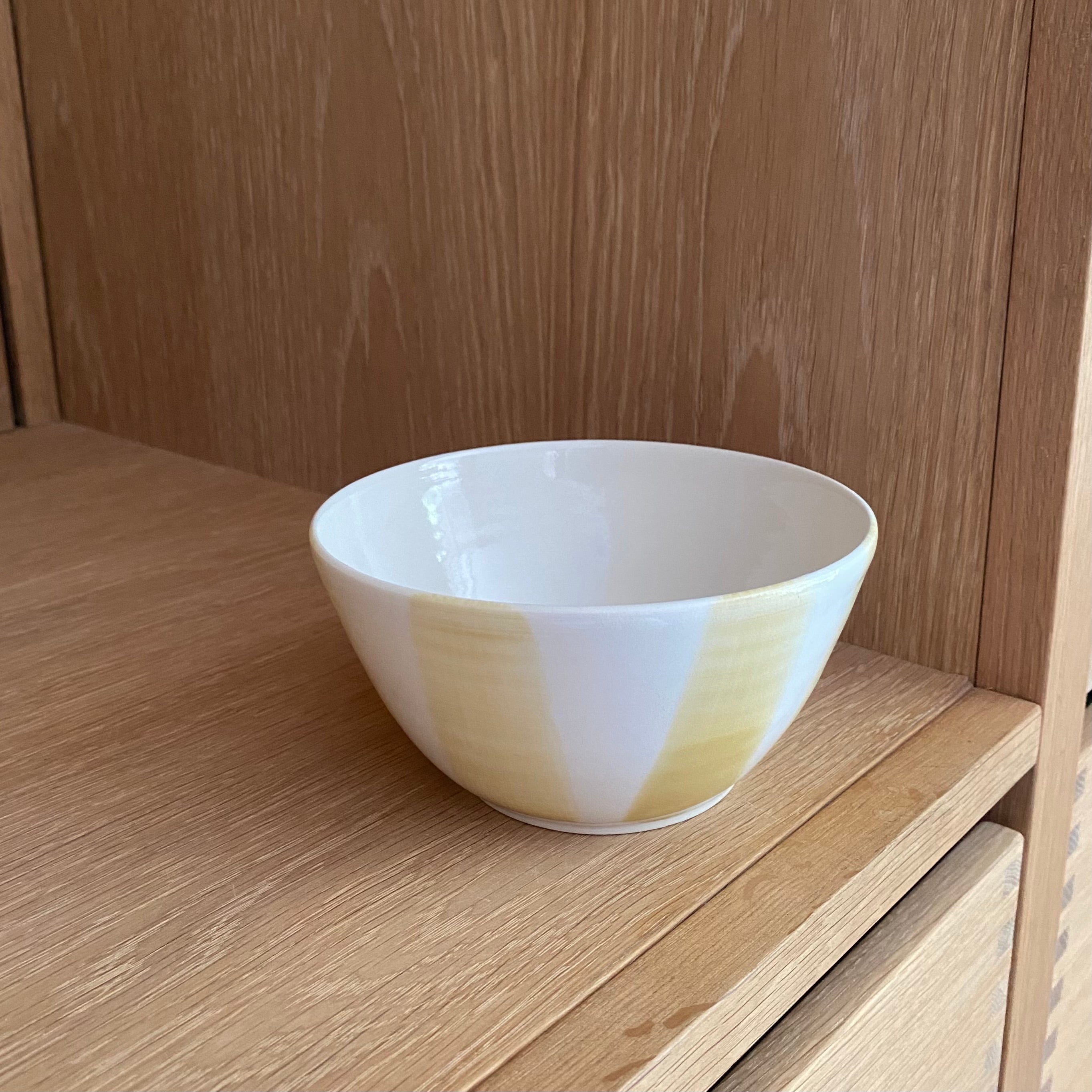 Ann-Louise Roman small breakfast bowl - white and blue small dots