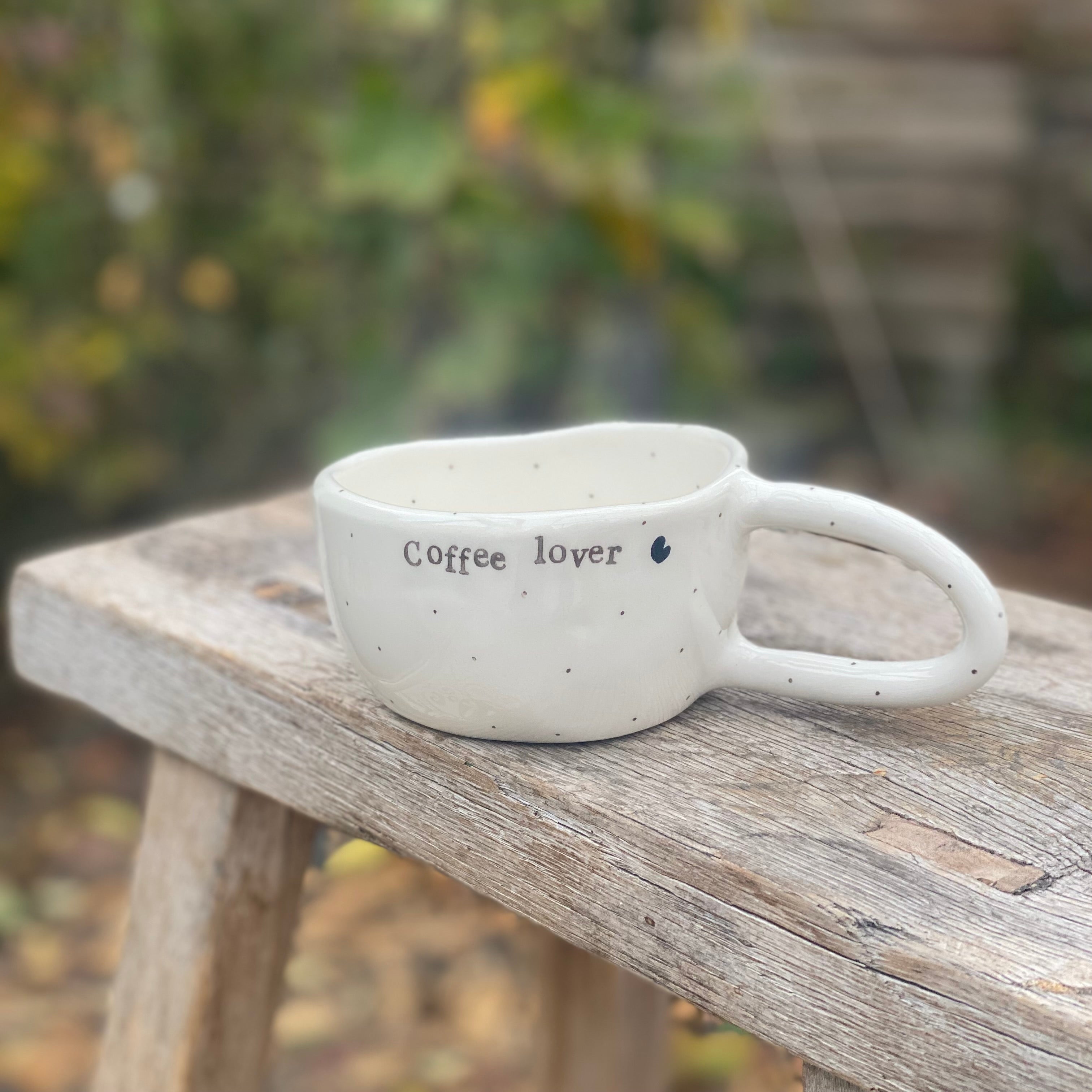 Håndlavet kop med hank og tekst - Coffee lover - personlig gave