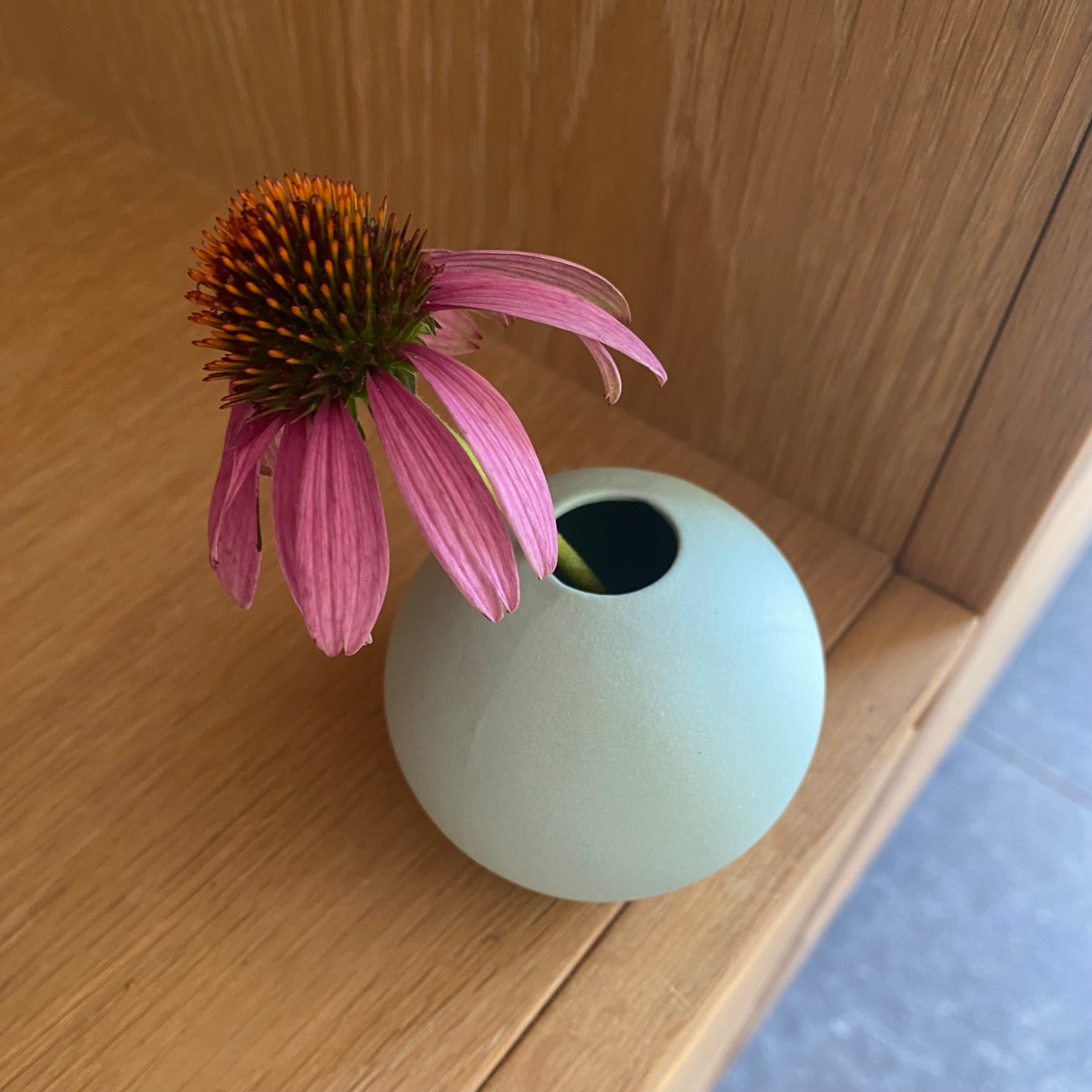 Kuglevase - mint - håndlavet keramik