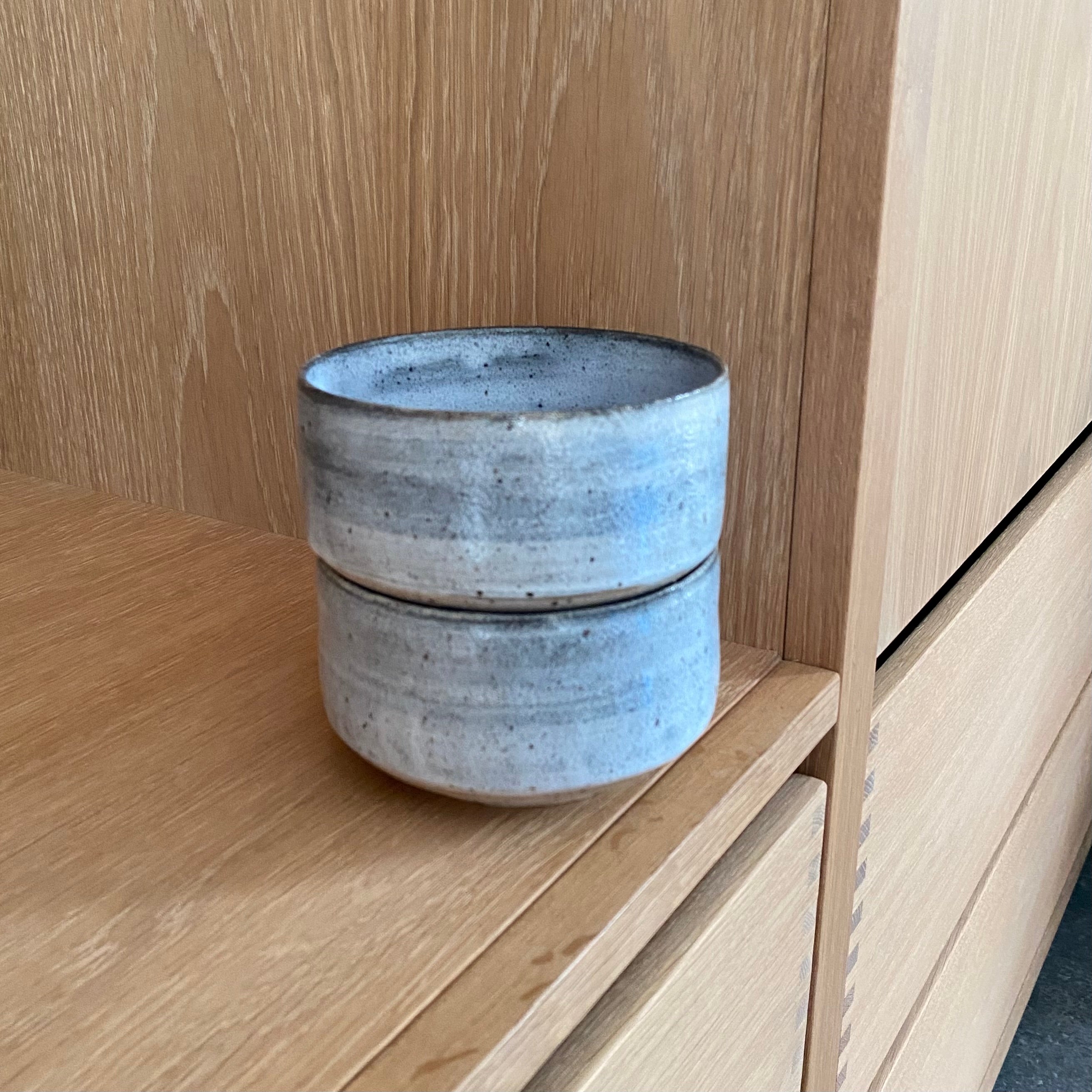 Matcha kop chawan 'ocha no jikan' - lyseblå og sand - håndlavet