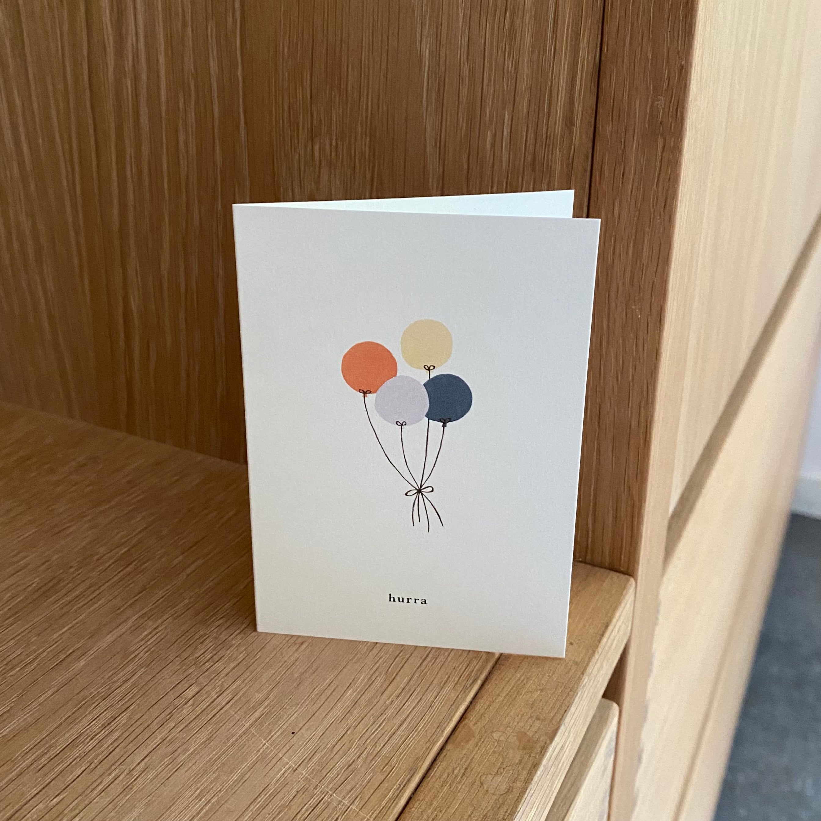 Lykønskningskort - lille kort til gaven - hurra