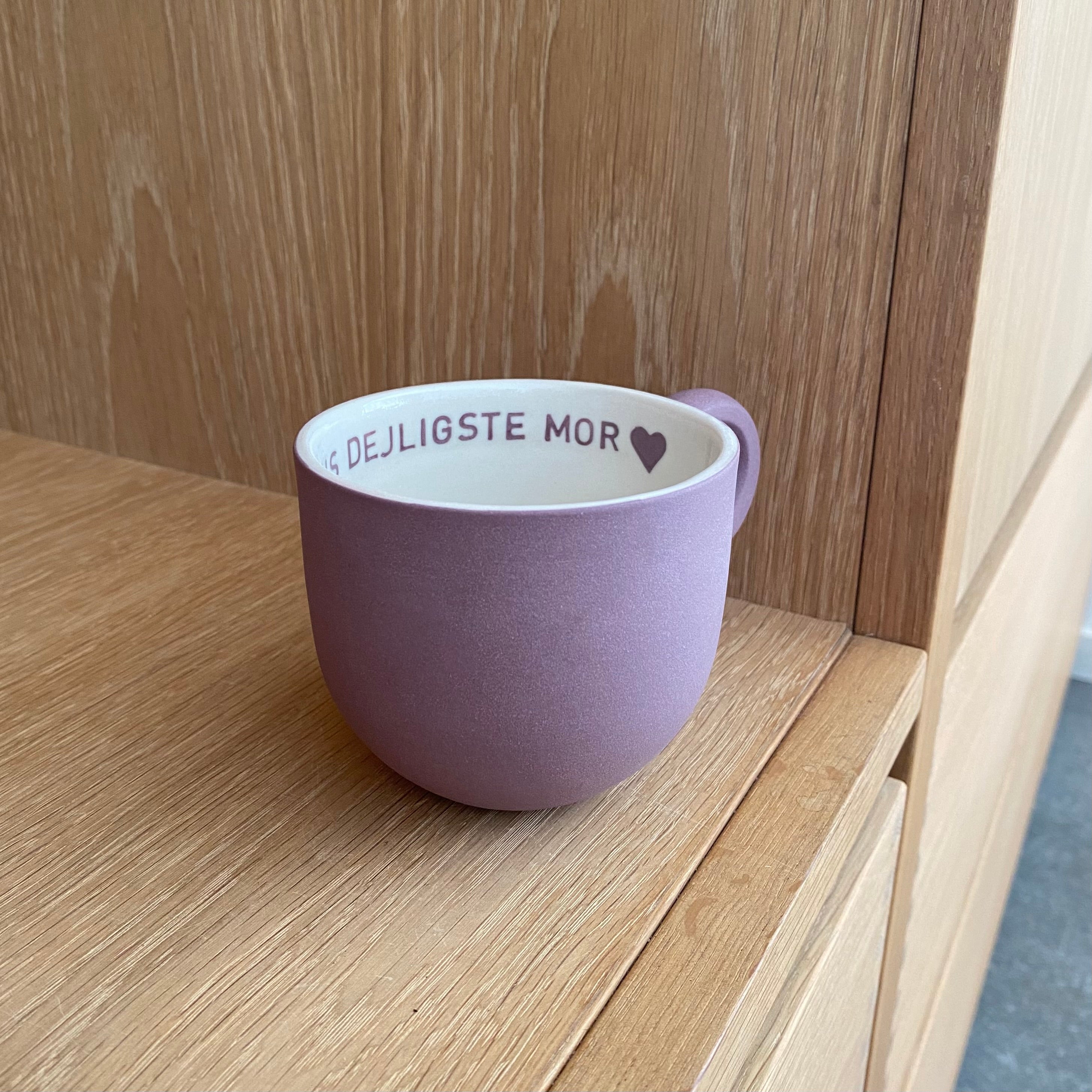 Håndlavet Chubby kaffekop til mor med teksten Verdens dejligste mor