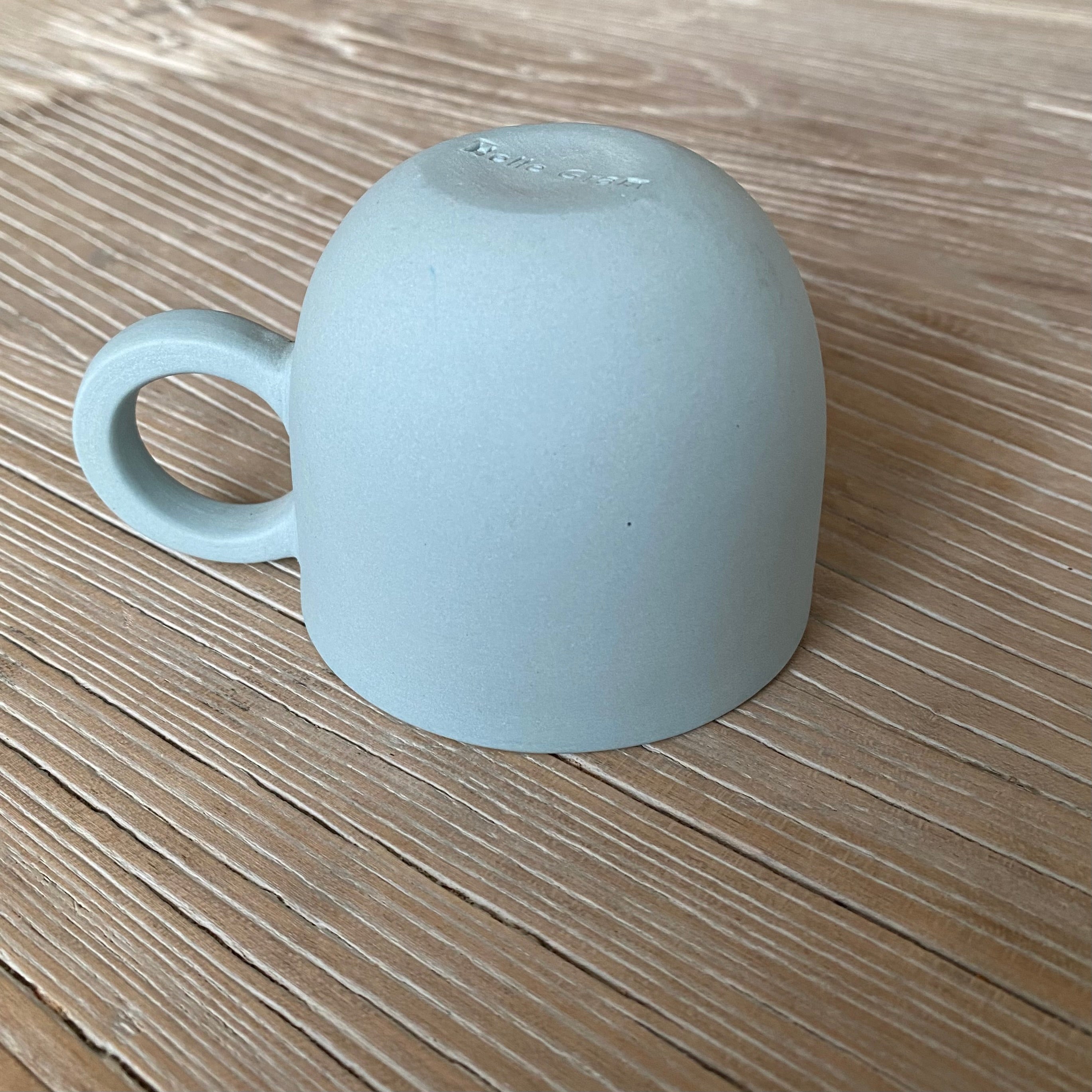 Chubby lille kaffekop i fjordblå håndlavet keramik med valgfri navn eller tekst