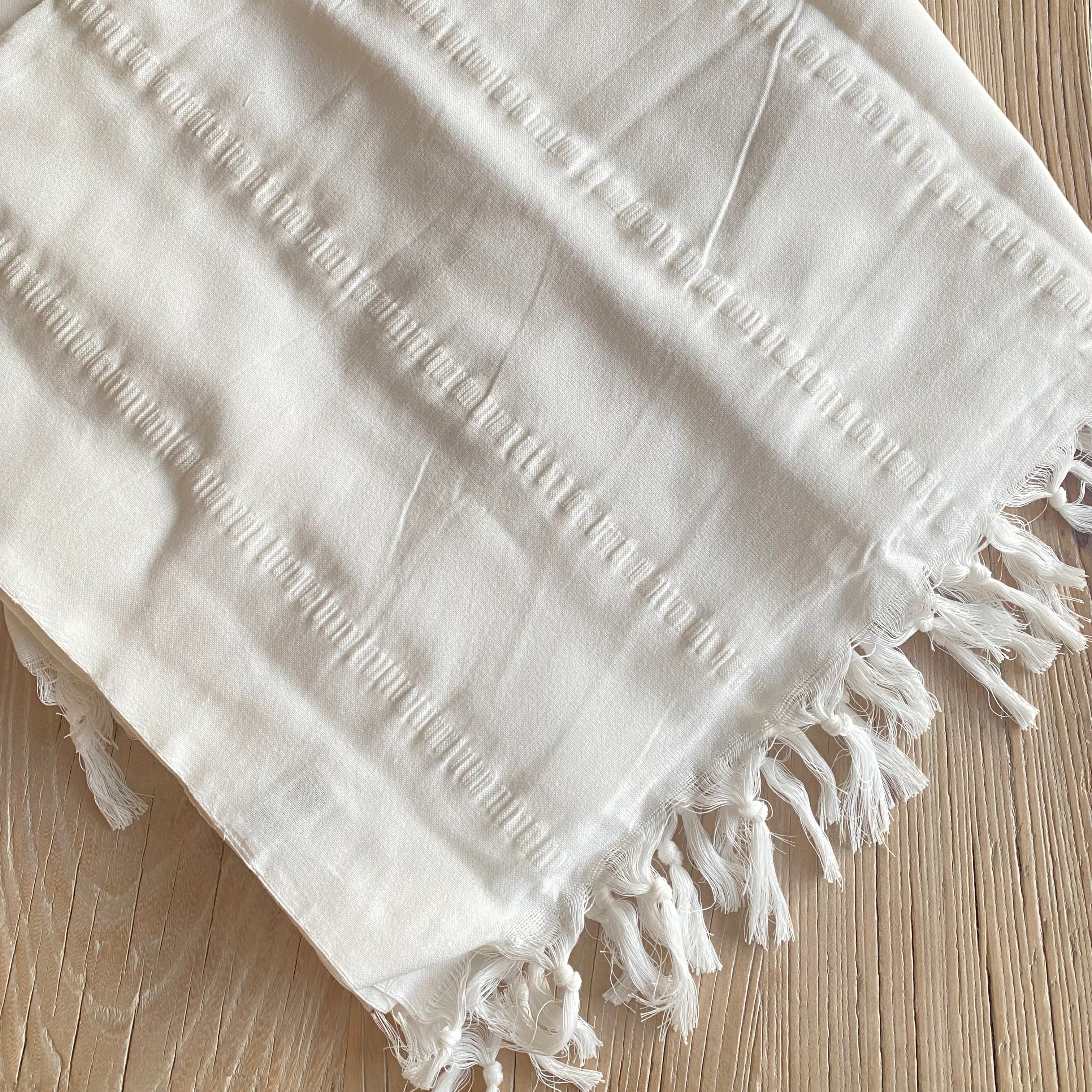 Håndvævet hvid dug 180x350 i bomuld