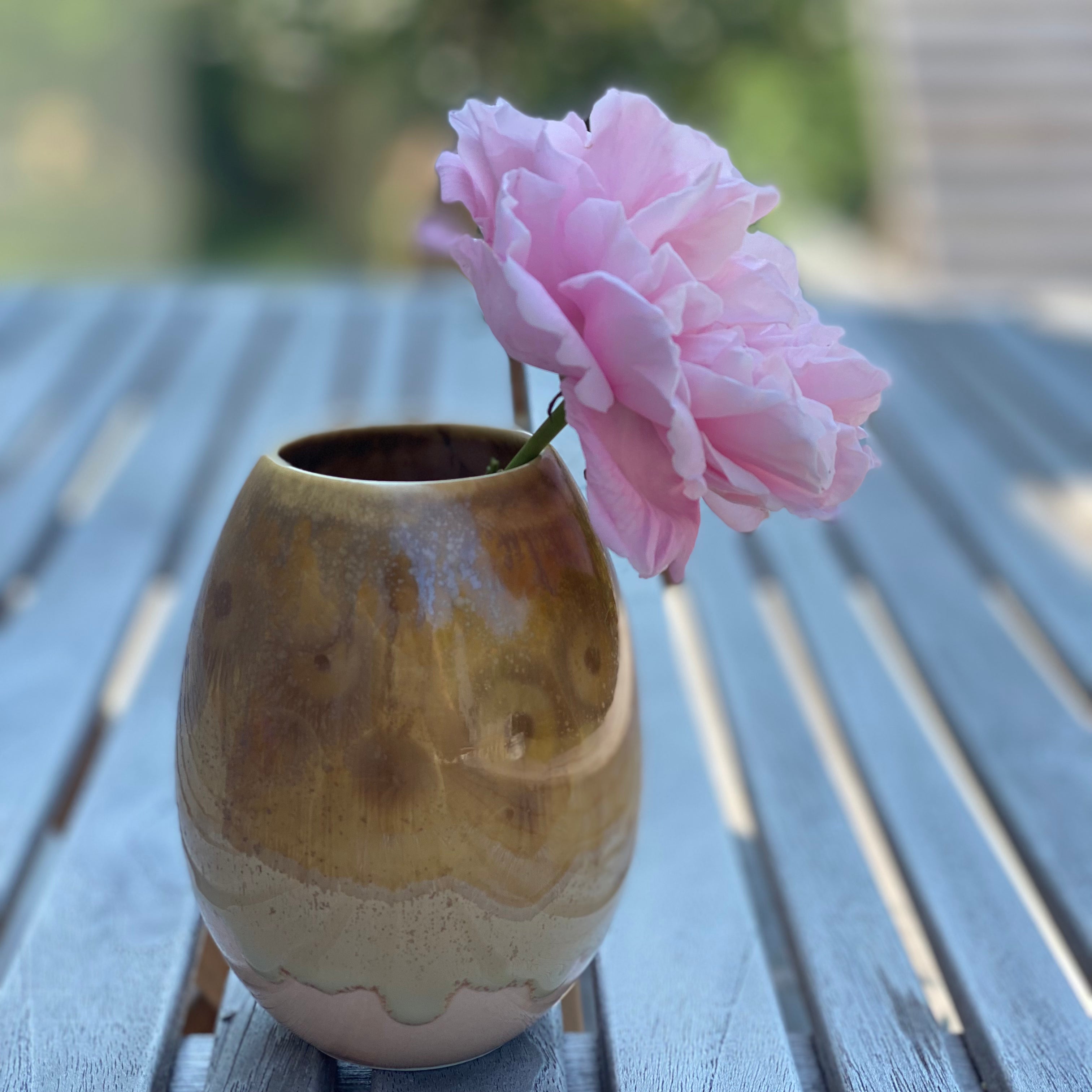 Wauw design vase med krystalglasur - gylden og lyserød