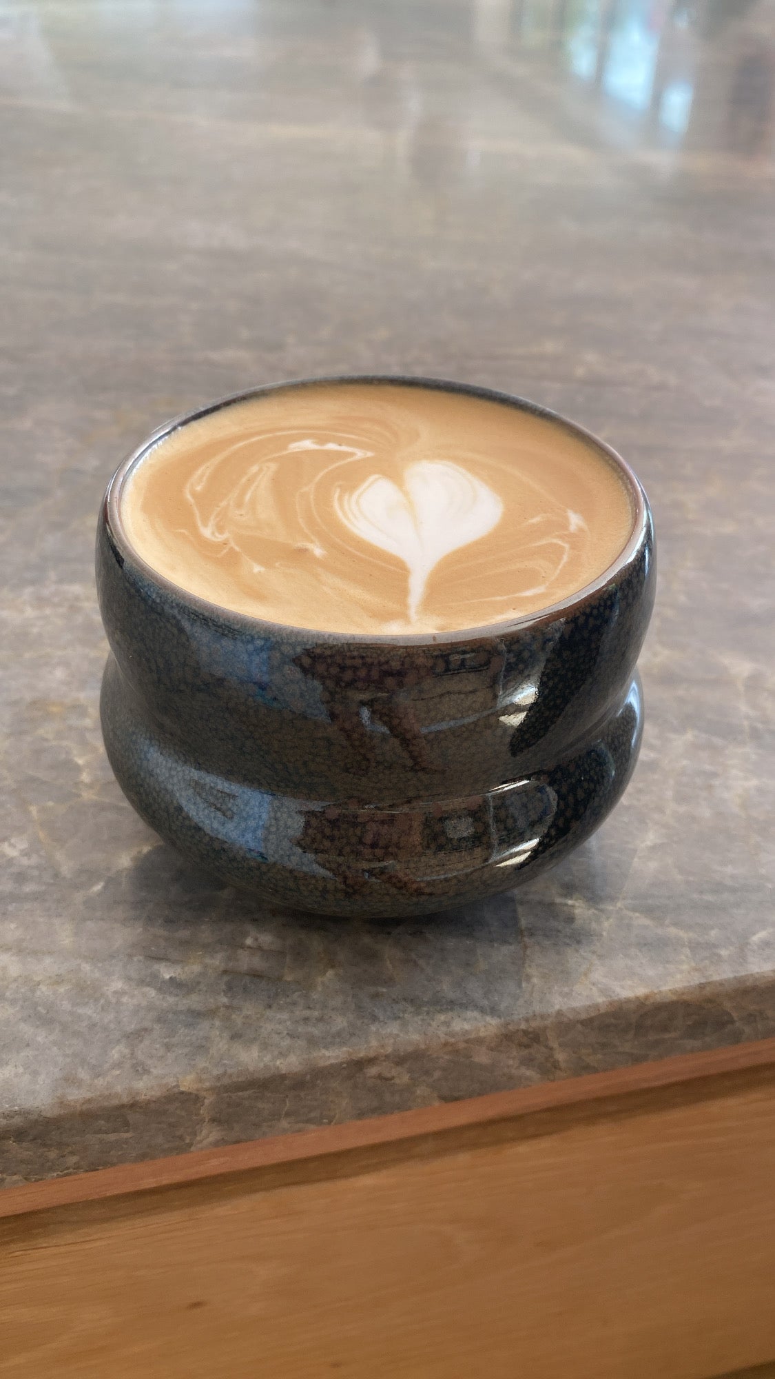 IWA kaffekop Brown Oilspot i mørk brun glasur fra Oh Oak