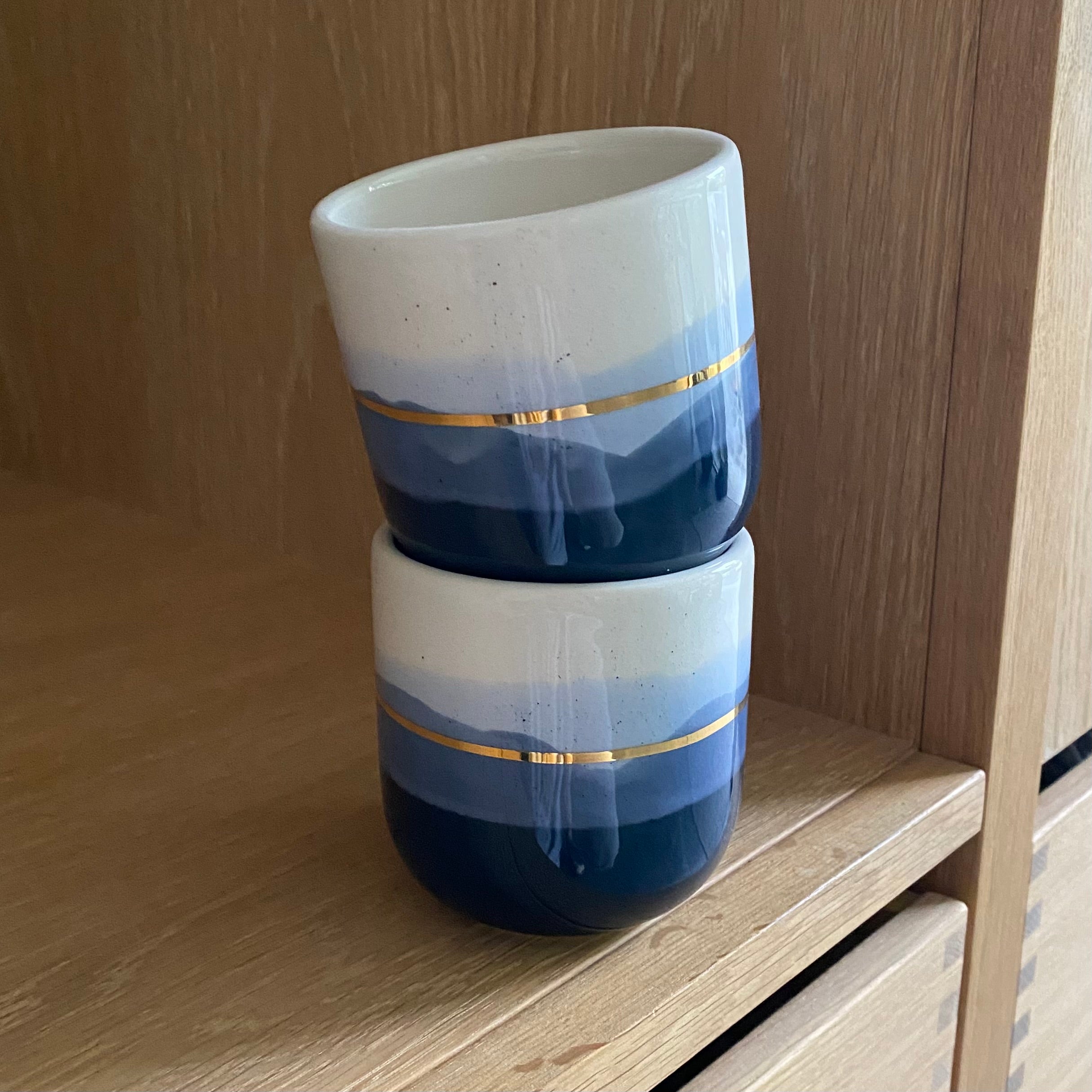 Bestseller keramikkop med naturinspireret design og gulddetaljer – ‘Landscape’ fra Marinski