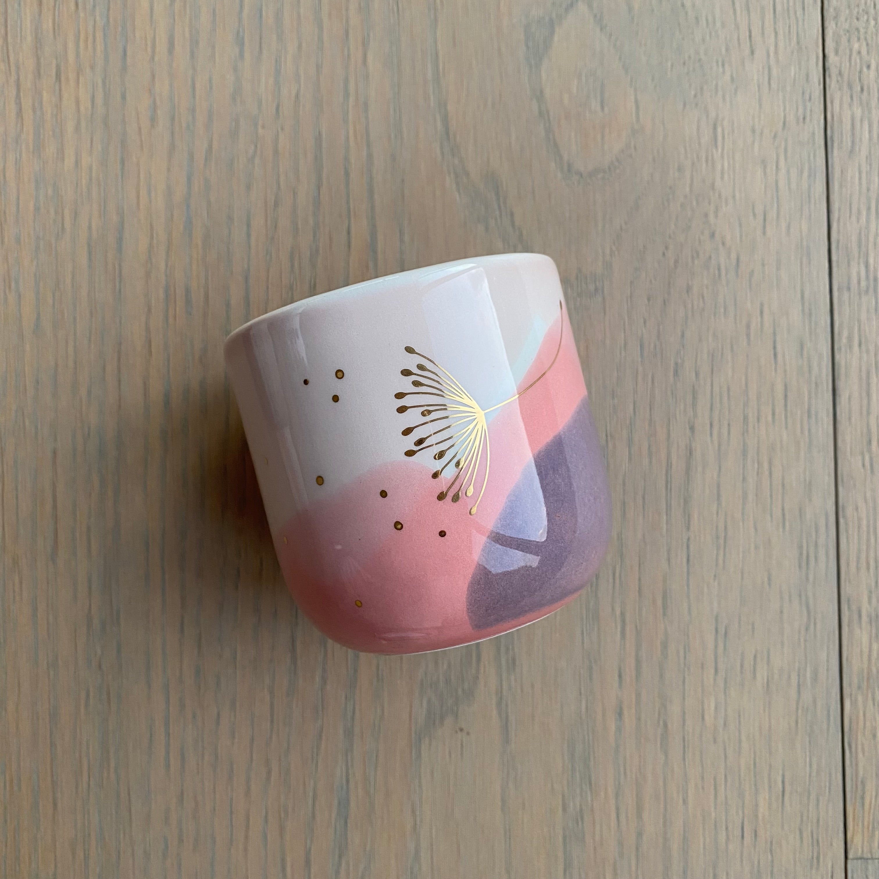 Håndlavet Marinski Heartmades kop med guldprikker og botanisk motiv mælkebøtte