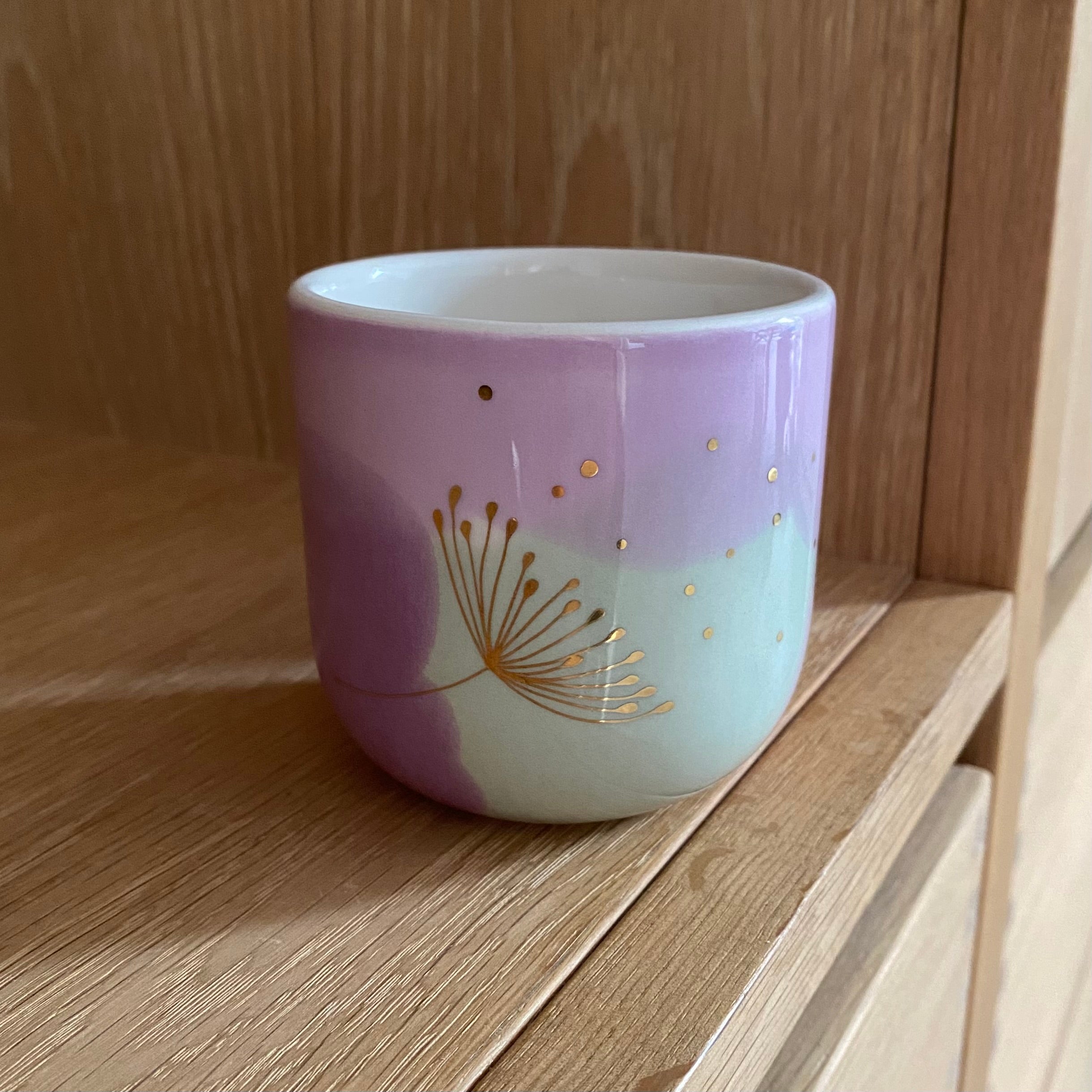 Håndlavet Marinski Heartmades kop dandelion med guldprikker og botanisk motiv