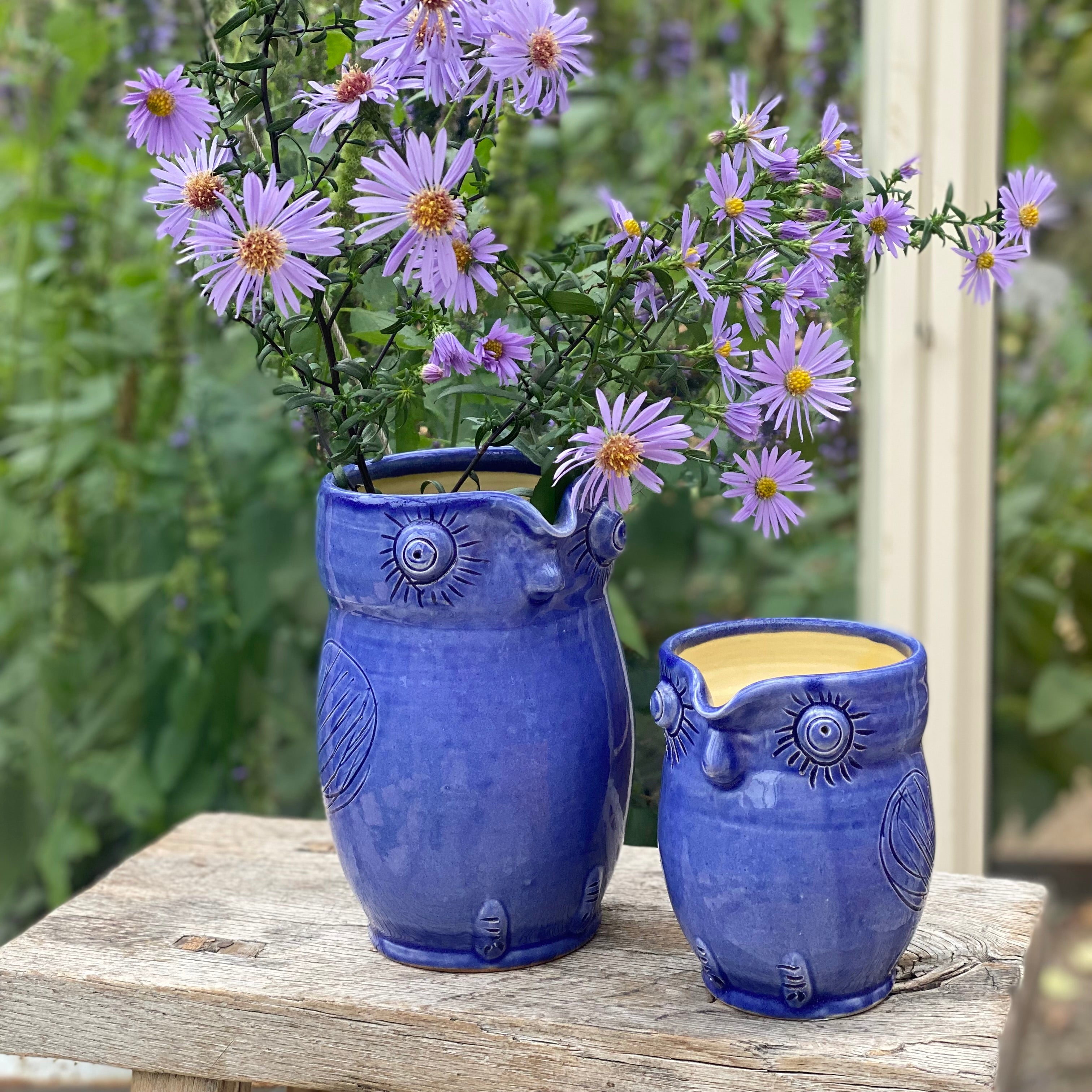 Blå uglekande brugt som vase – håndlavet dansk keramik fra unika:k