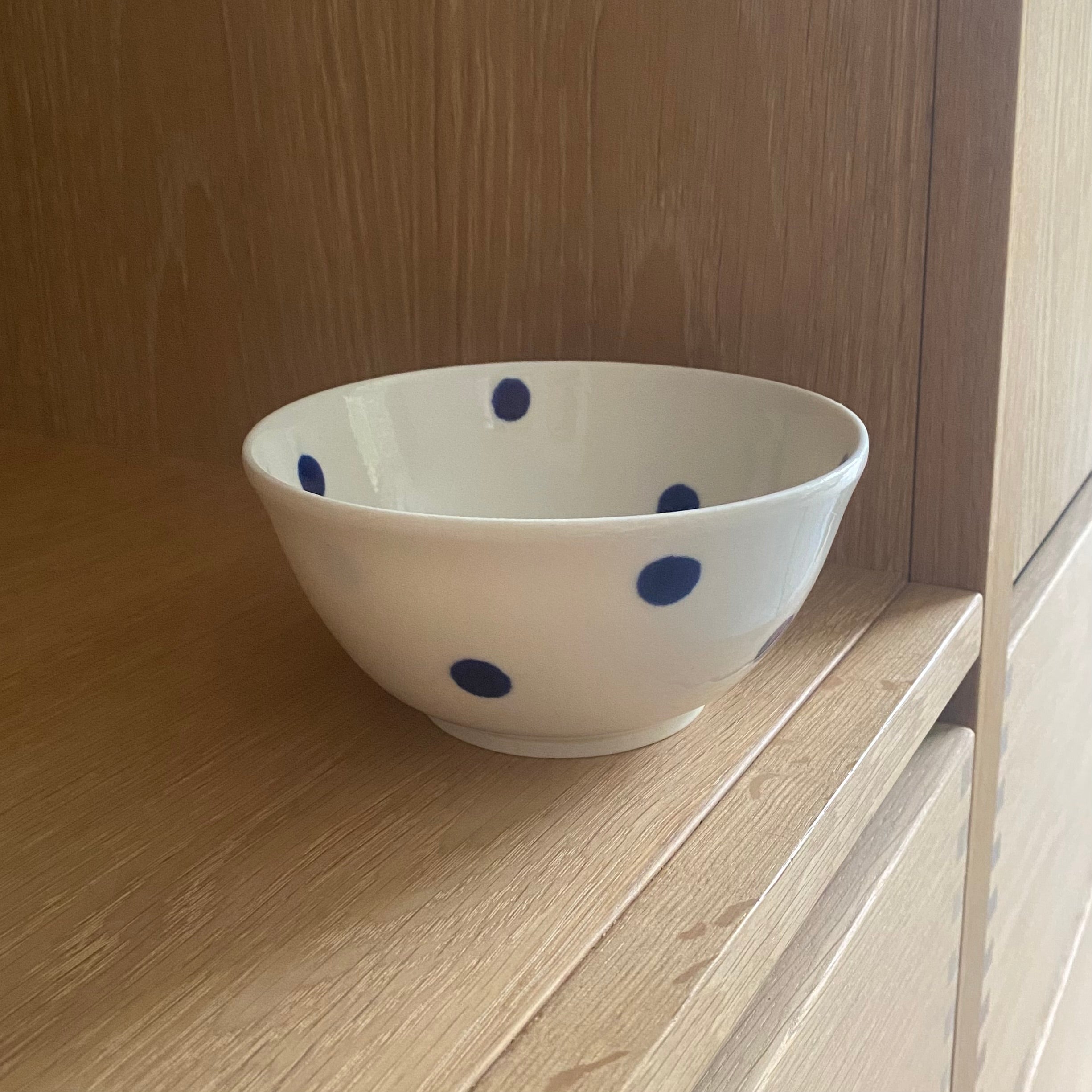 Ann-Louise Roman small breakfast bowl - white and blue small dots