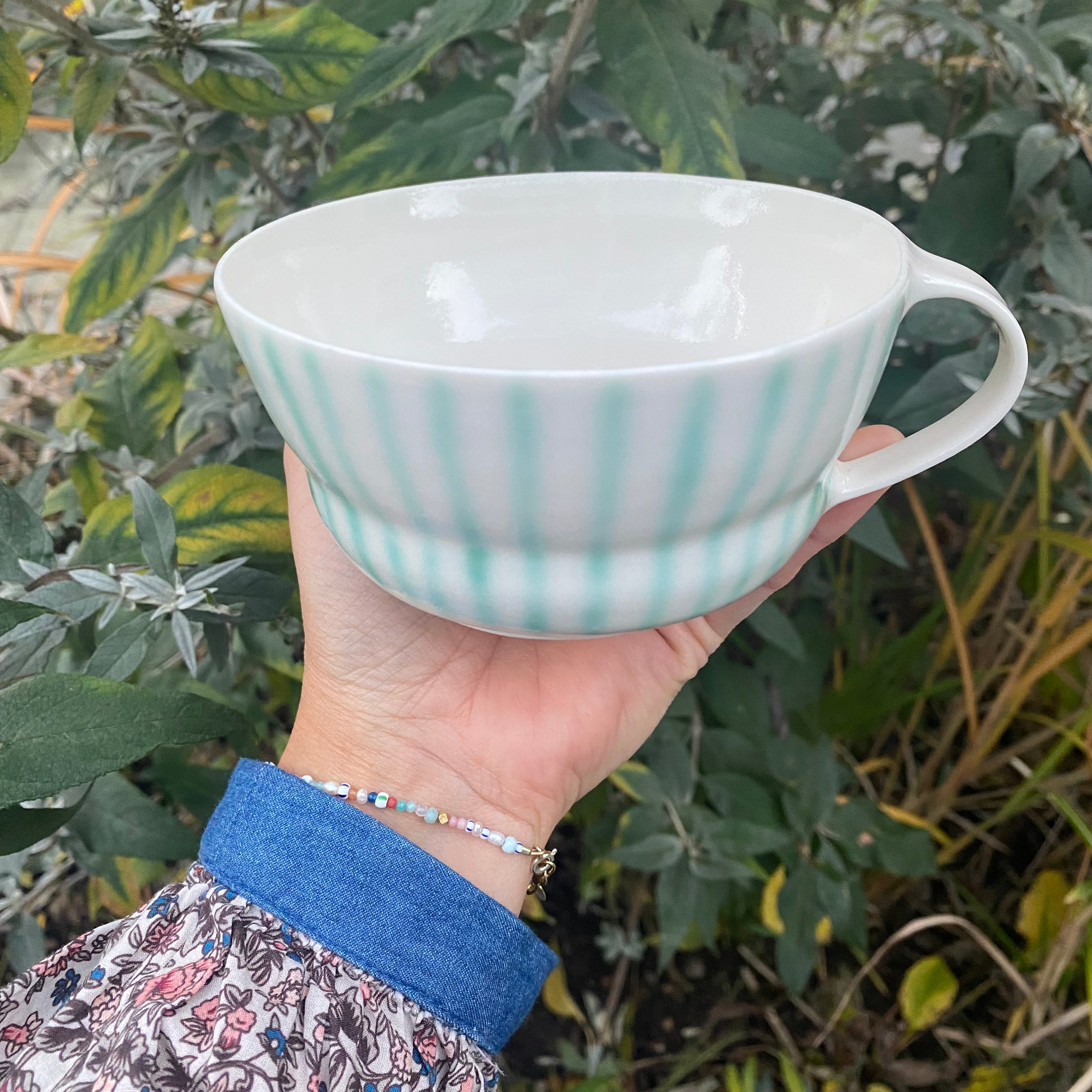 Tekop med hank – grønne striber – håndlavet keramik