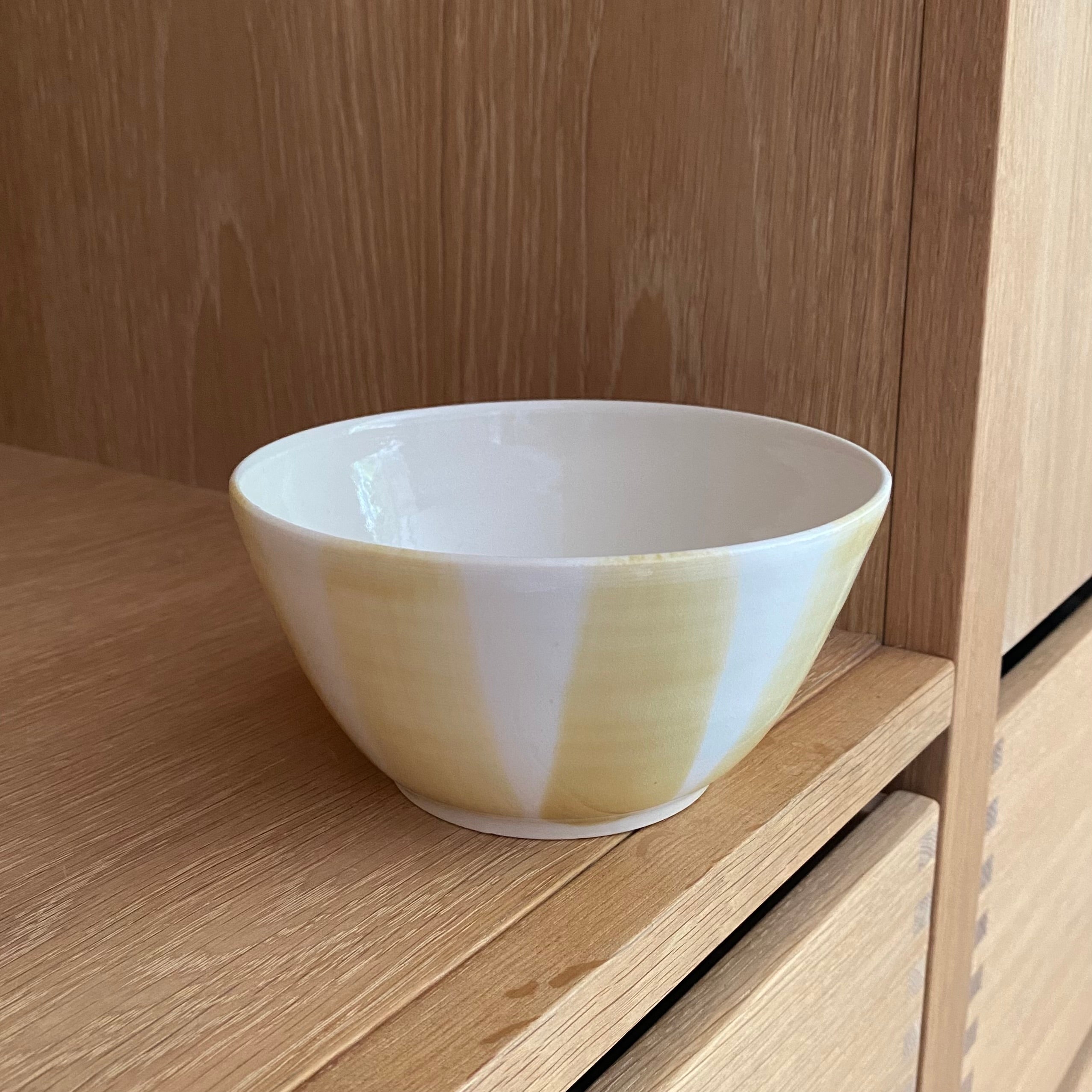 Ann-Louise Roman small breakfast bowl - white and blue small dots