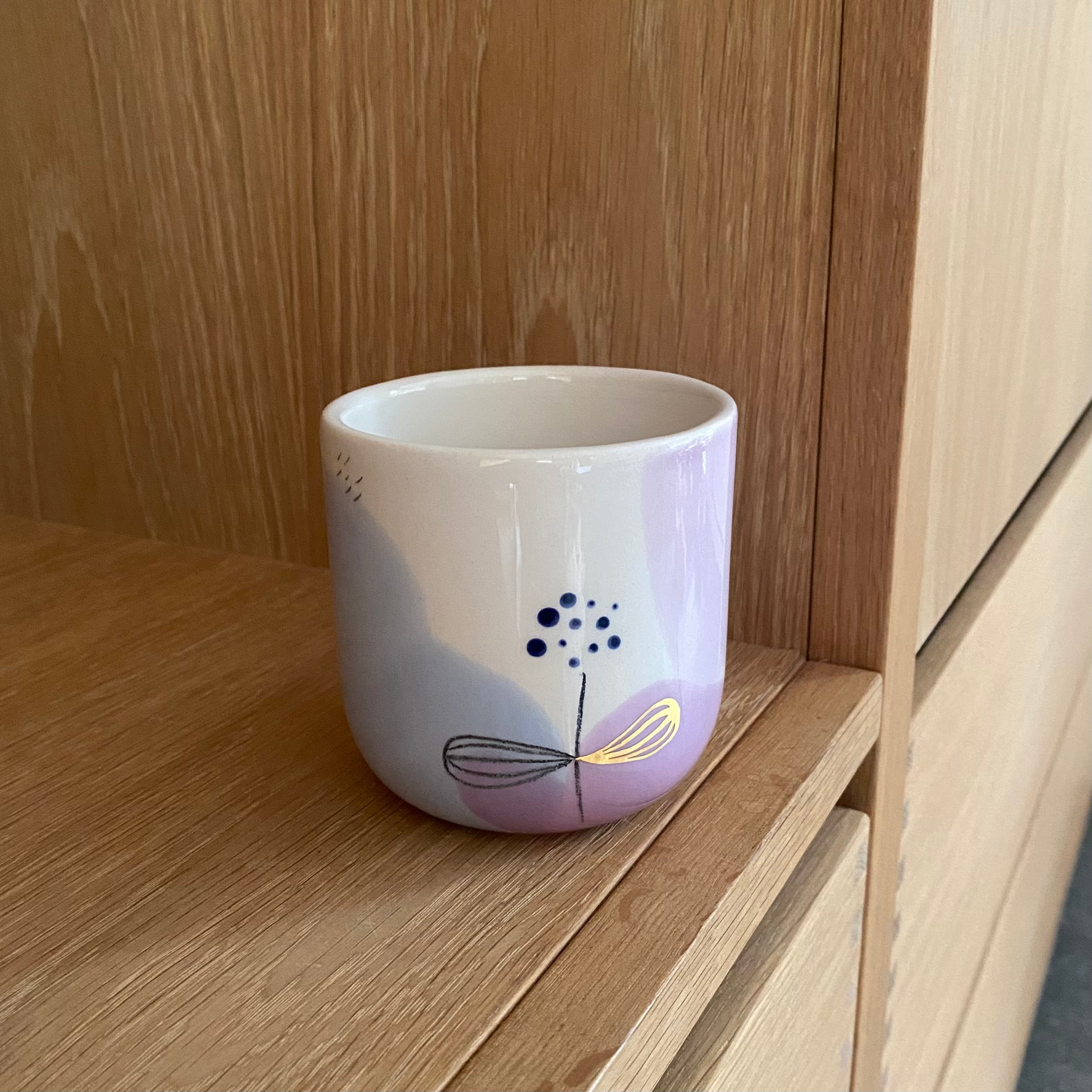 Keramikkop latte 'Blåbær' - blå og lilla serenity - håndlavet