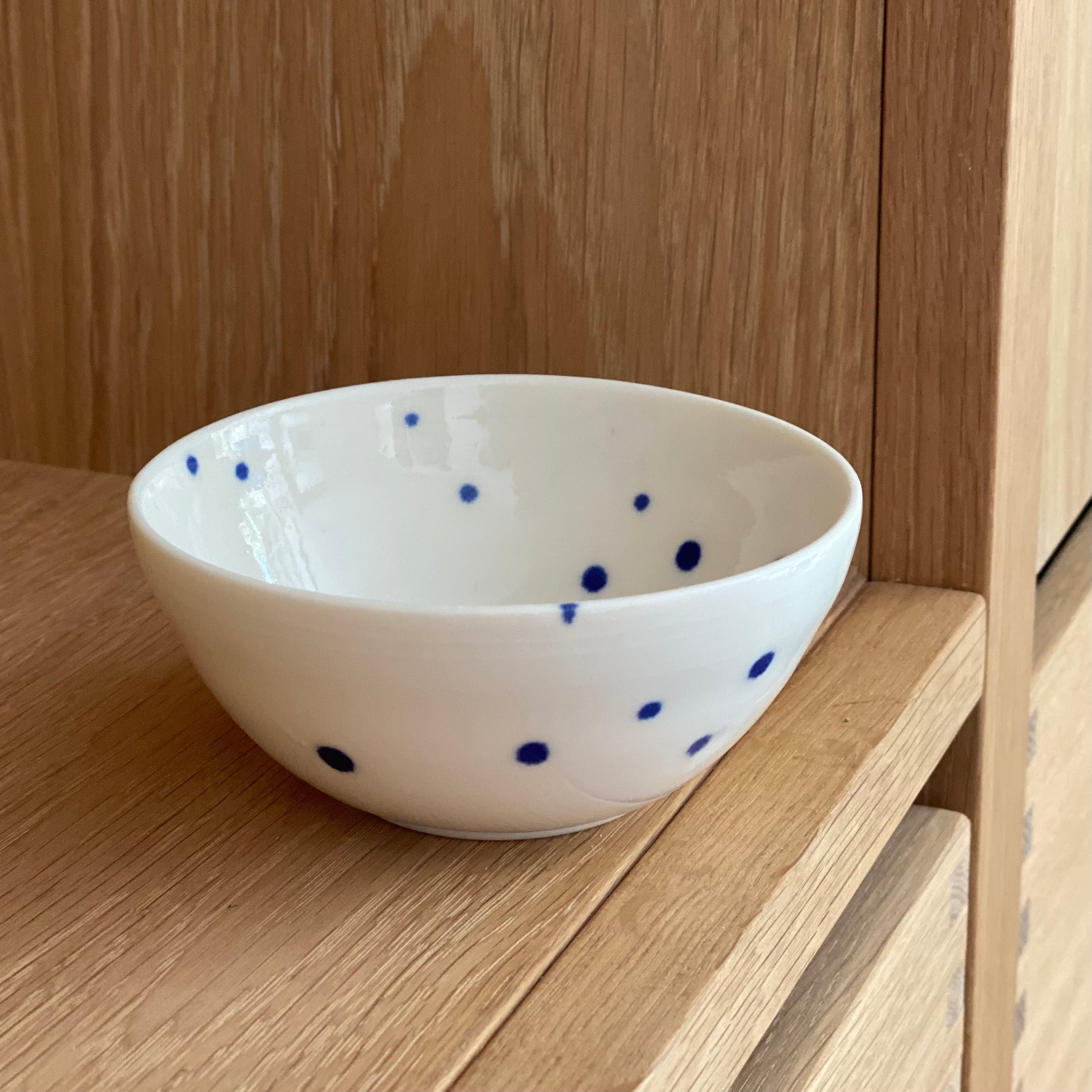 Ann-Louise Roman small breakfast bowl - white and blue small dots