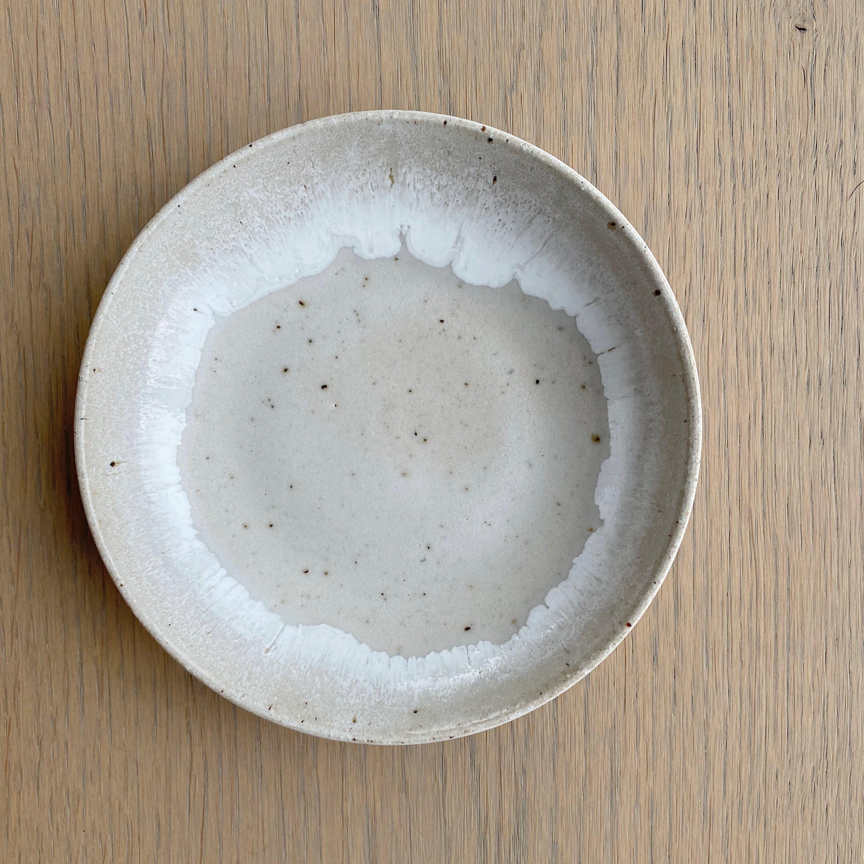Tasja P small (low) breakfast bowl - off white and white