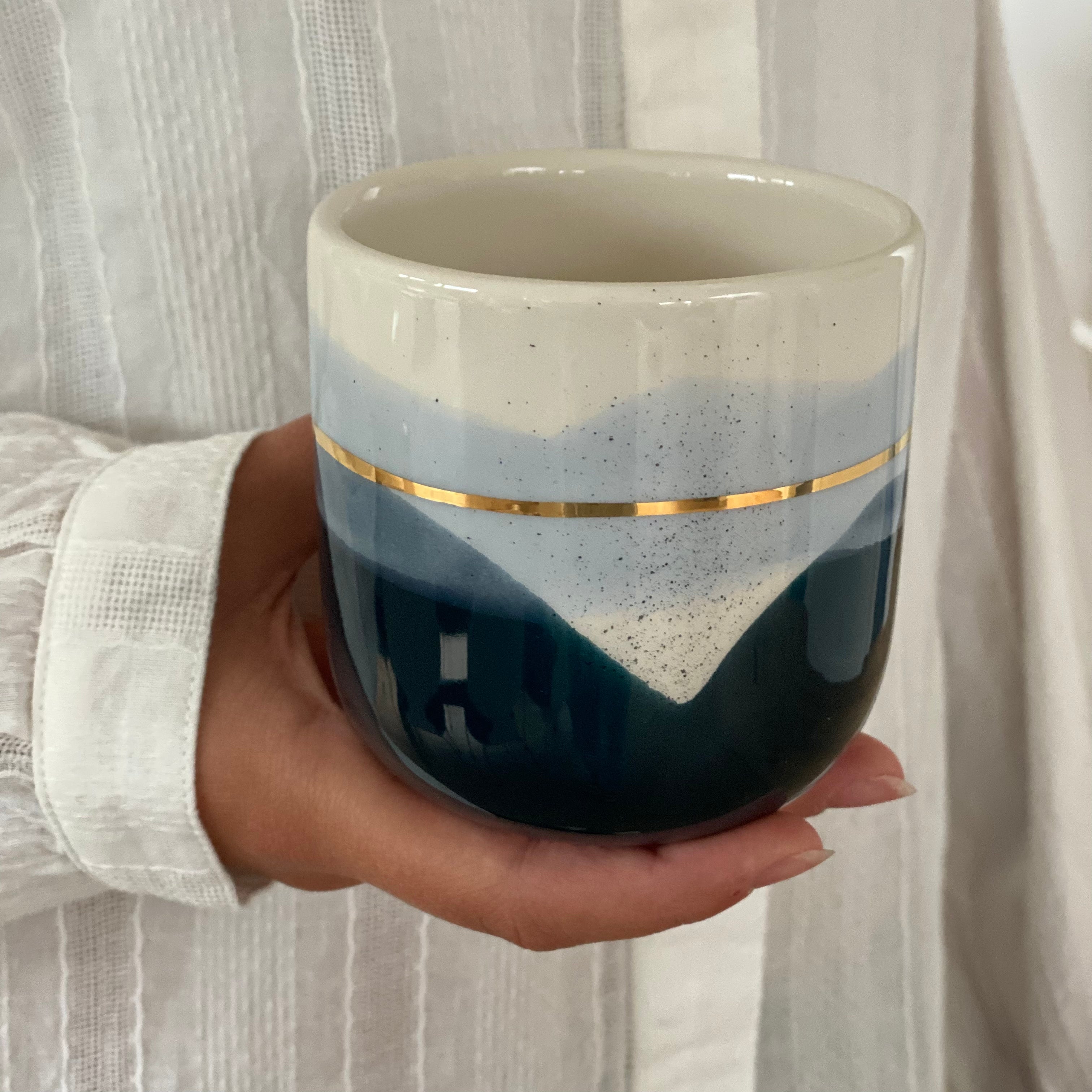 Marinski Heartmade's latte cup Landscape - dark blue, light celestial blue