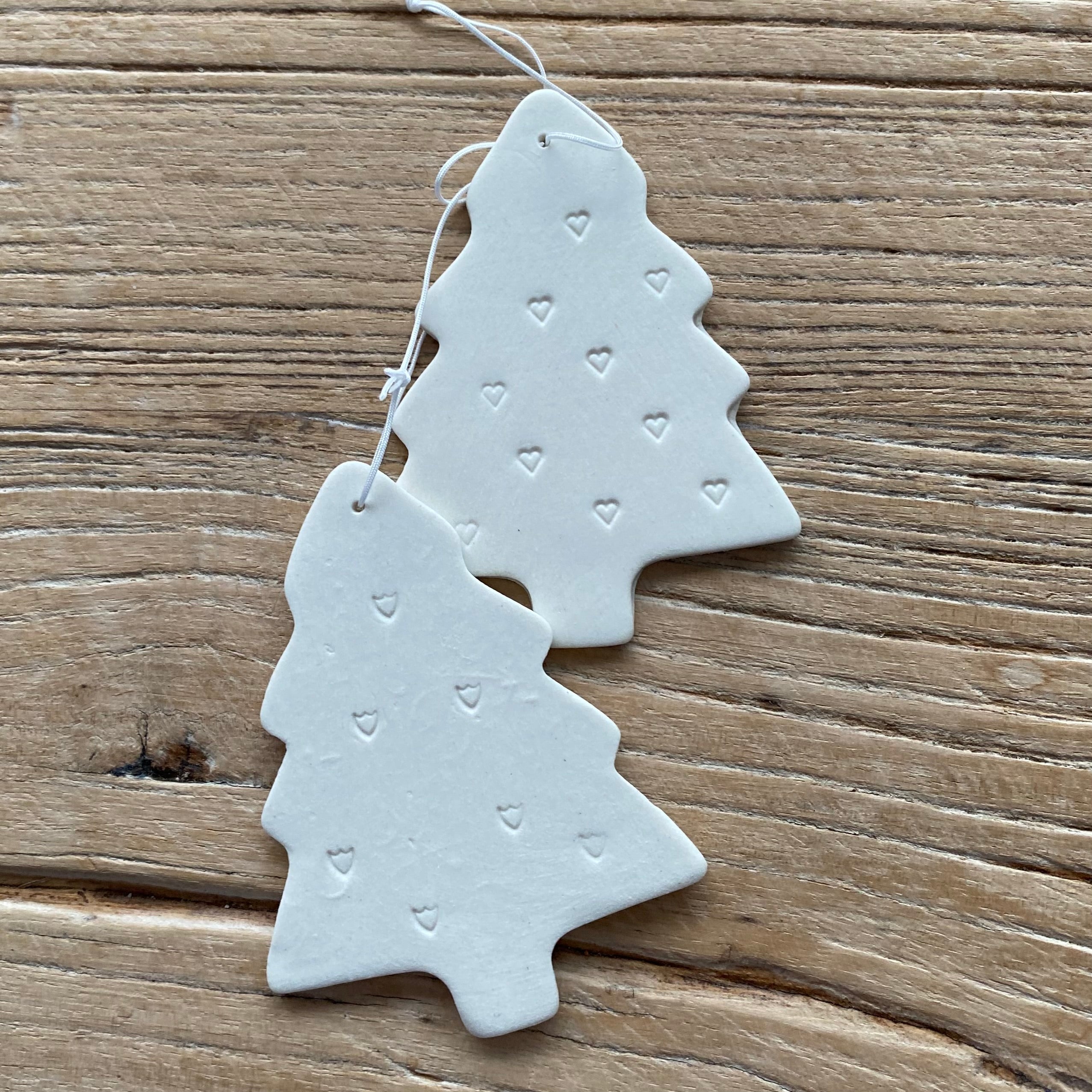 Esther Pedersen Christmas tree with small heart prints - white