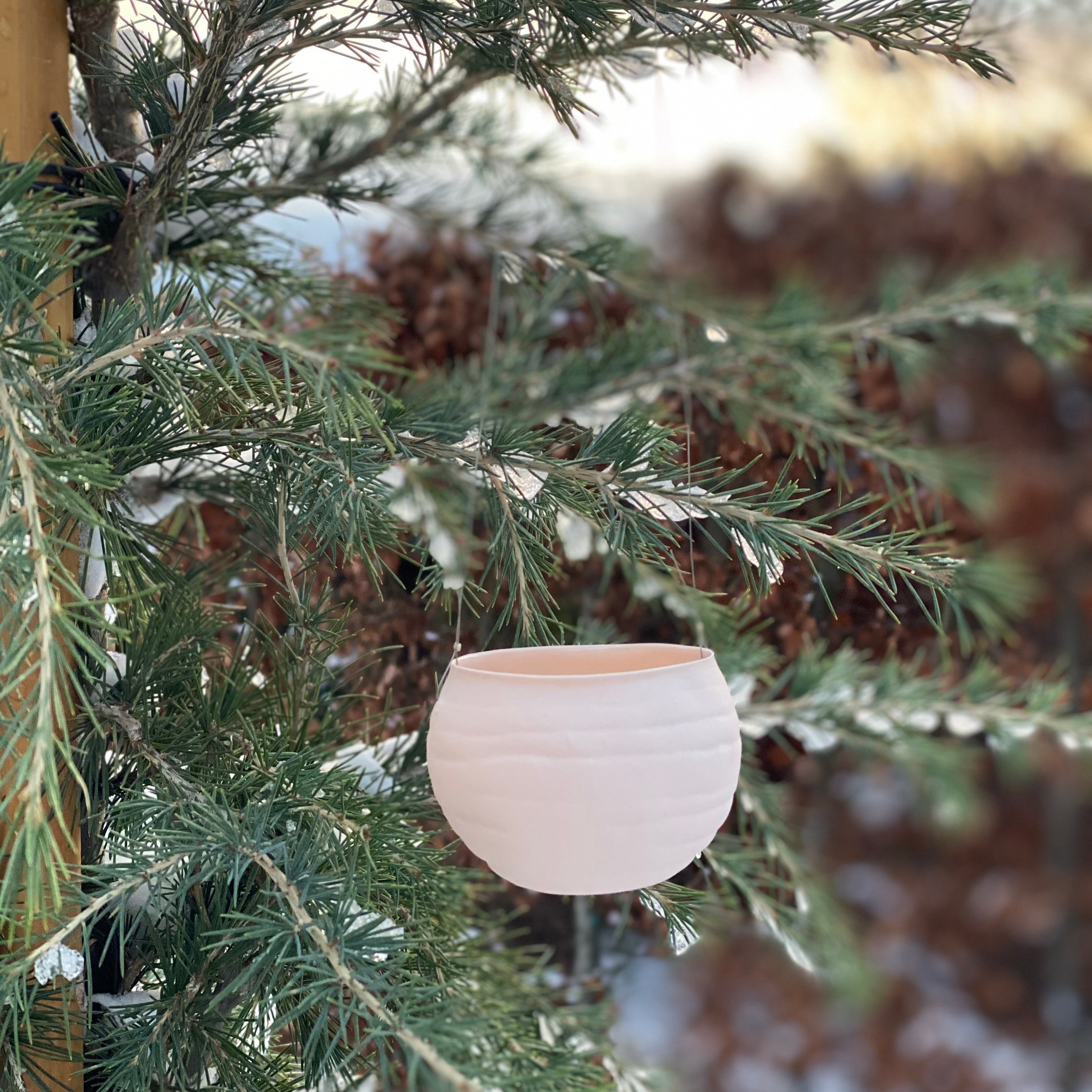 Helle Gram hanging ball fire bowl small w/suspension - light pink