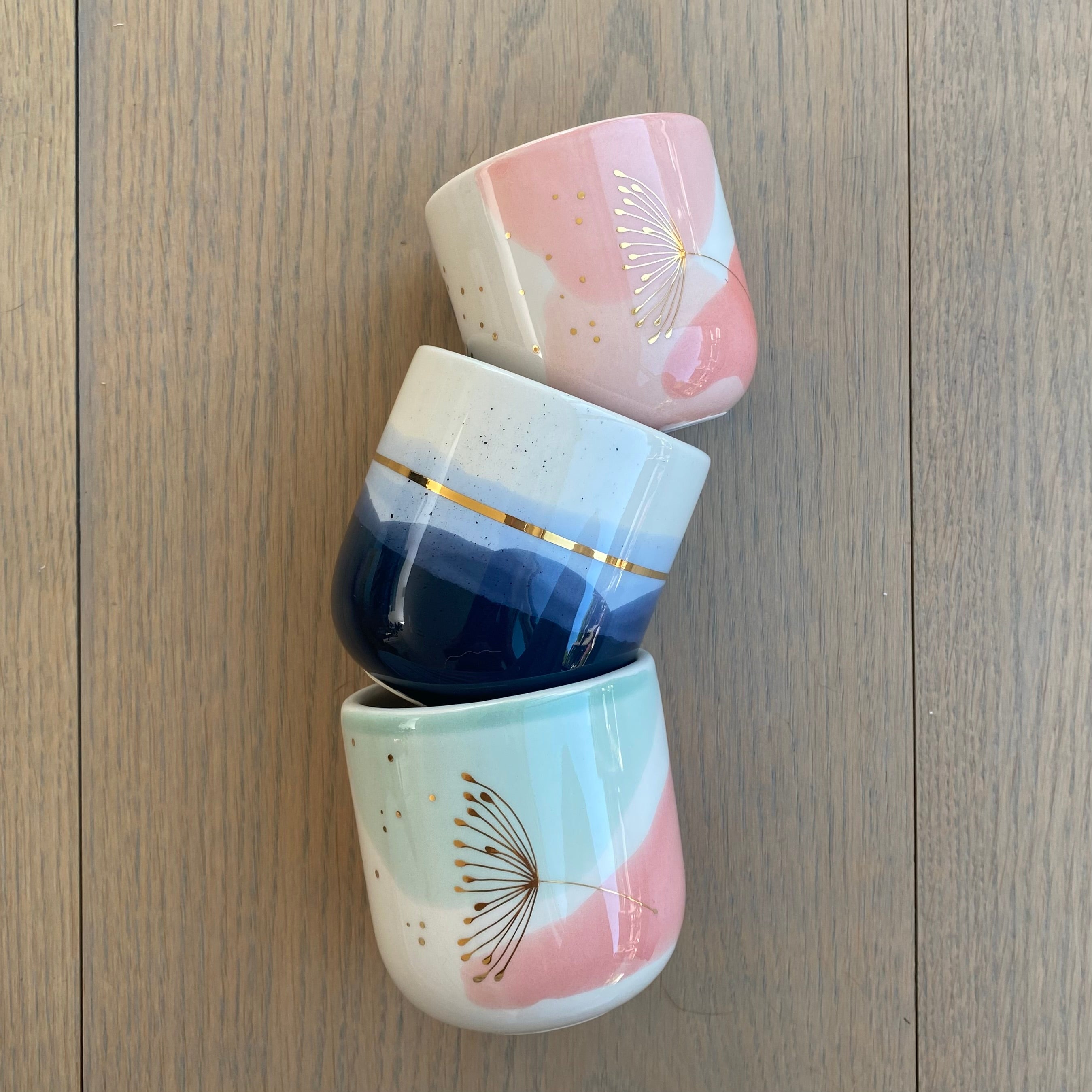 Latte Daydream kop i håndlavet keramik – Marinski Dandelion i pastelfarver