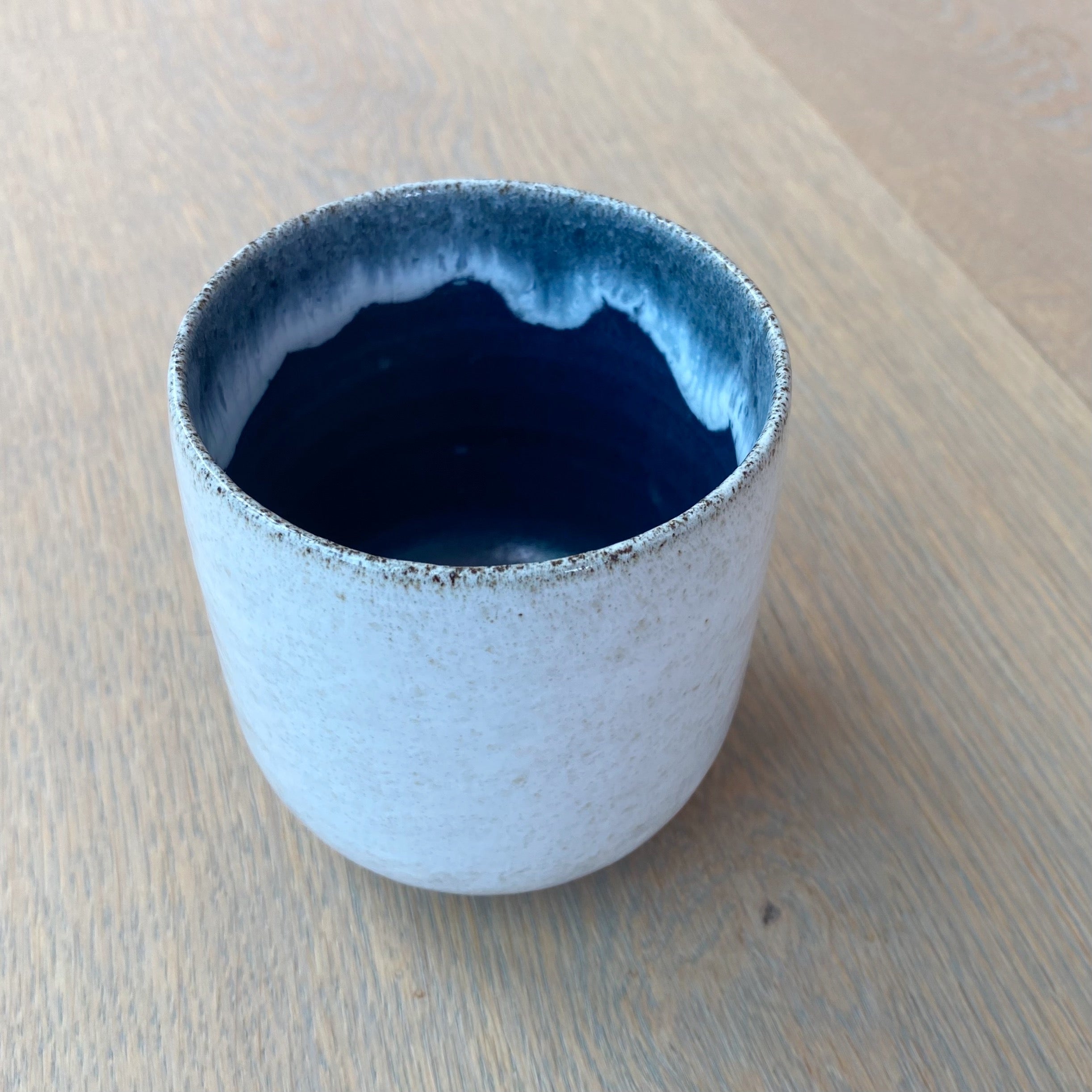 Tasja P coffee cup - off white and dark blue