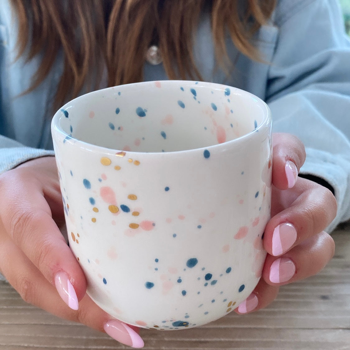 Marinski Heartmade cappuccino cup speckles - gold, pink coral, blush, dark blue