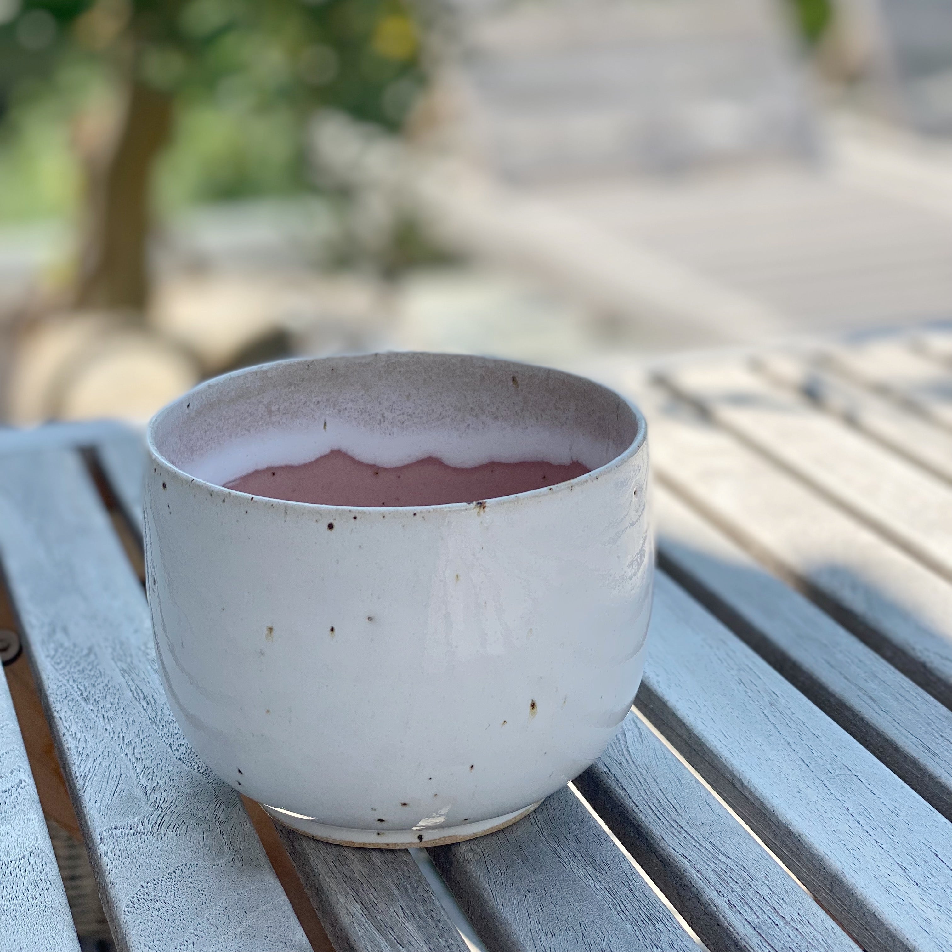 Tasja P tea cup Mirabelle - off white and pink