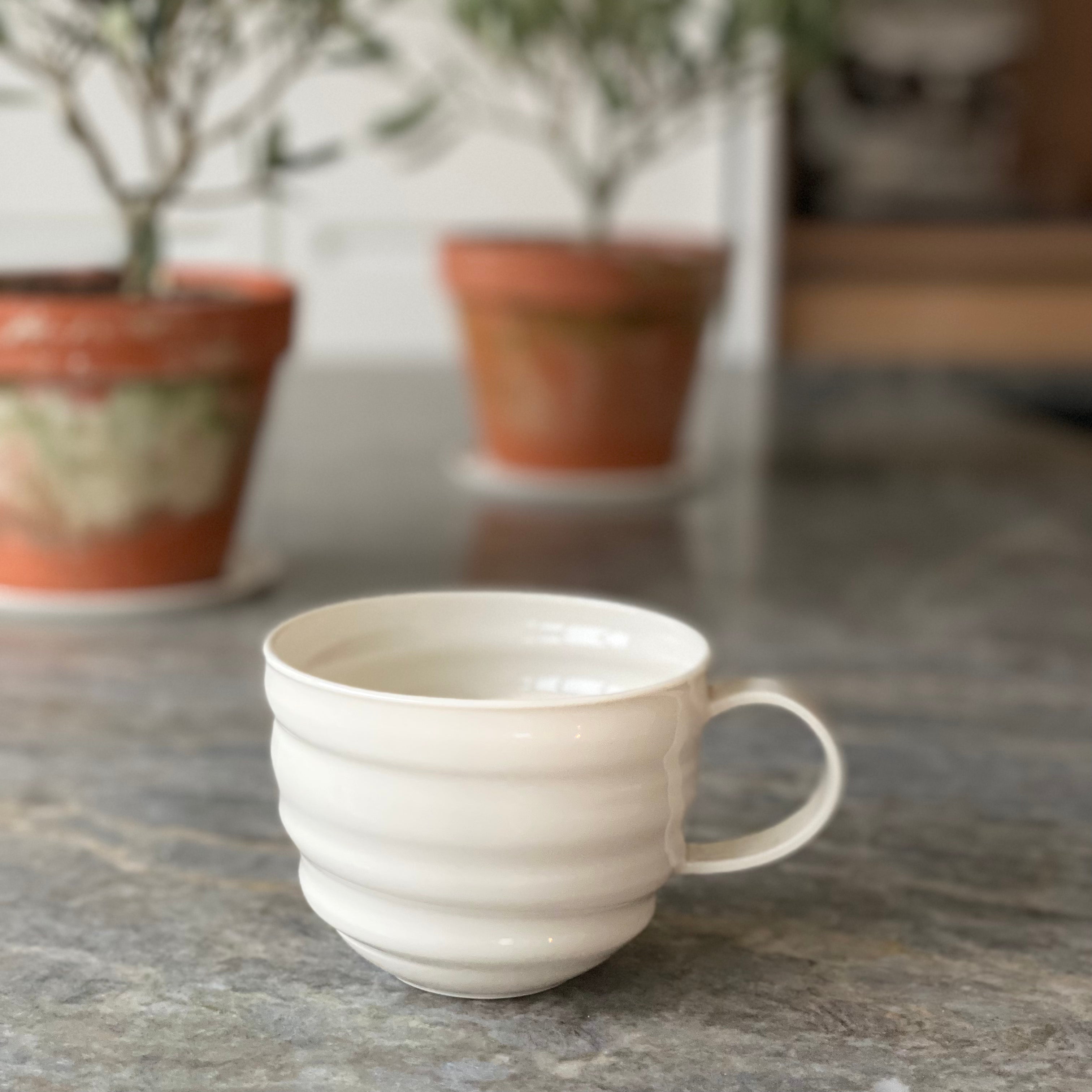 Wauw design cup Songlines - white porcelain