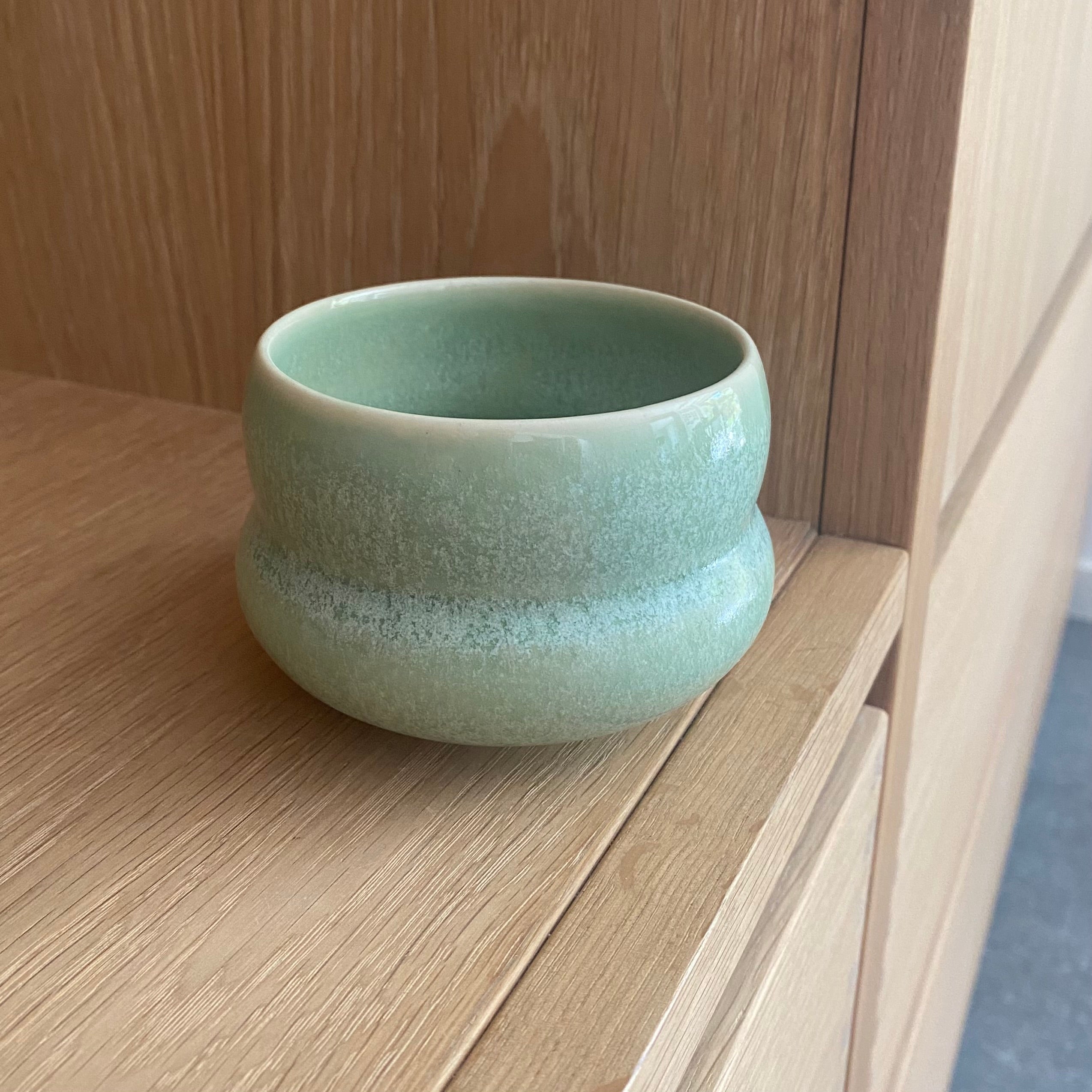 Håndlavet IWA kop i Grass farve fra Bornholm