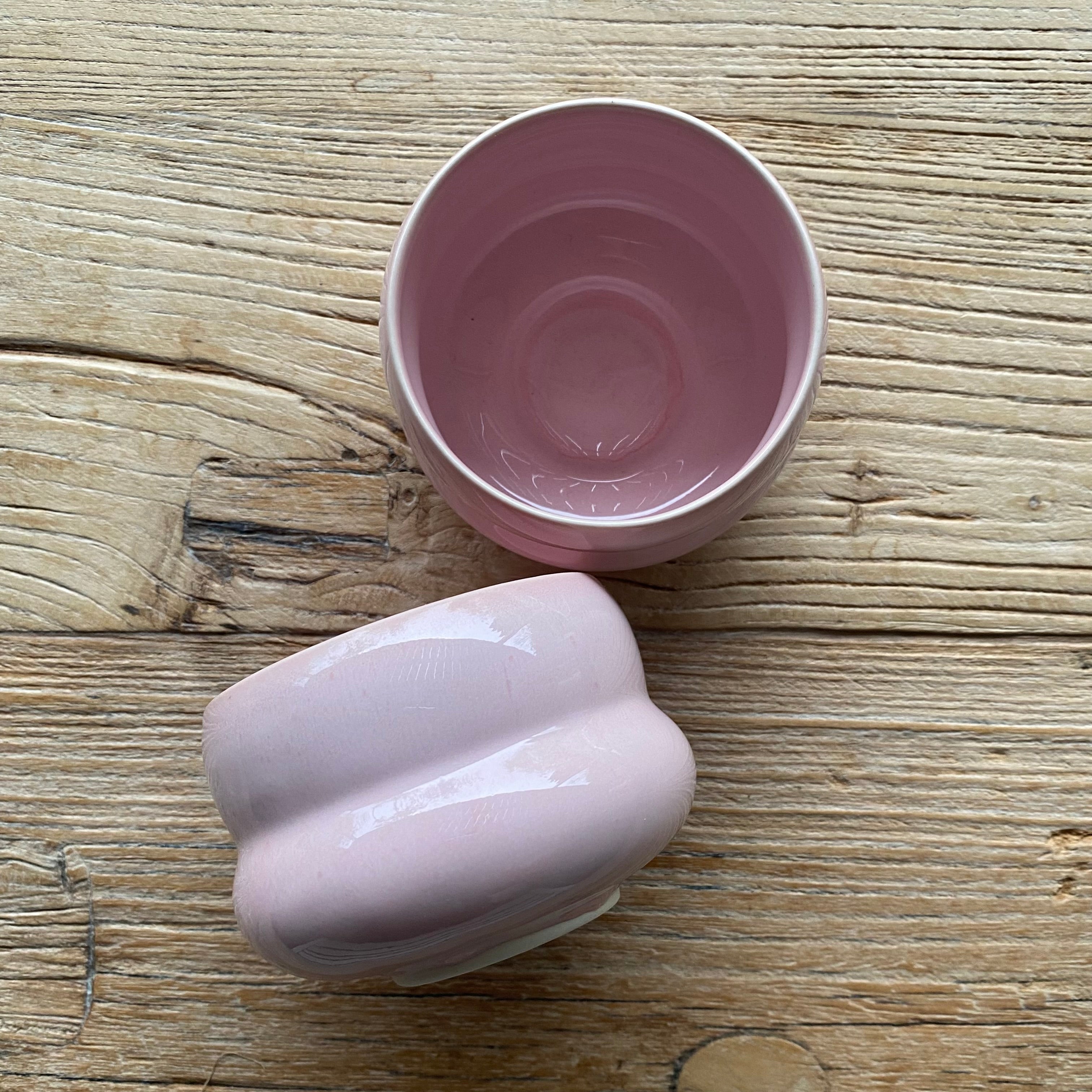 IWA kaffekop Sakura fra Oh Oak i rosa glasur