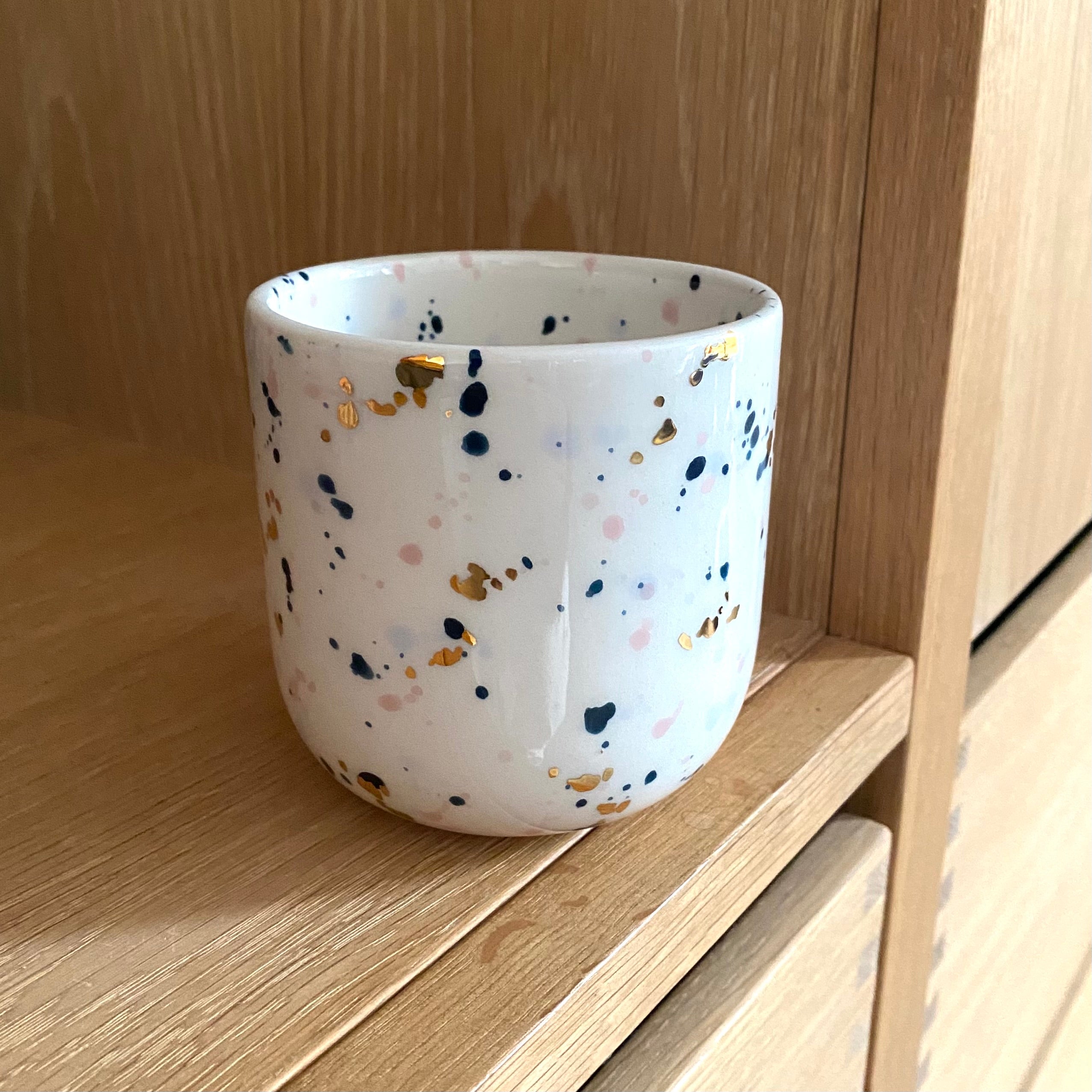 Kaffekop Konfetti - guld, blå, lyserød - bestseller keramik