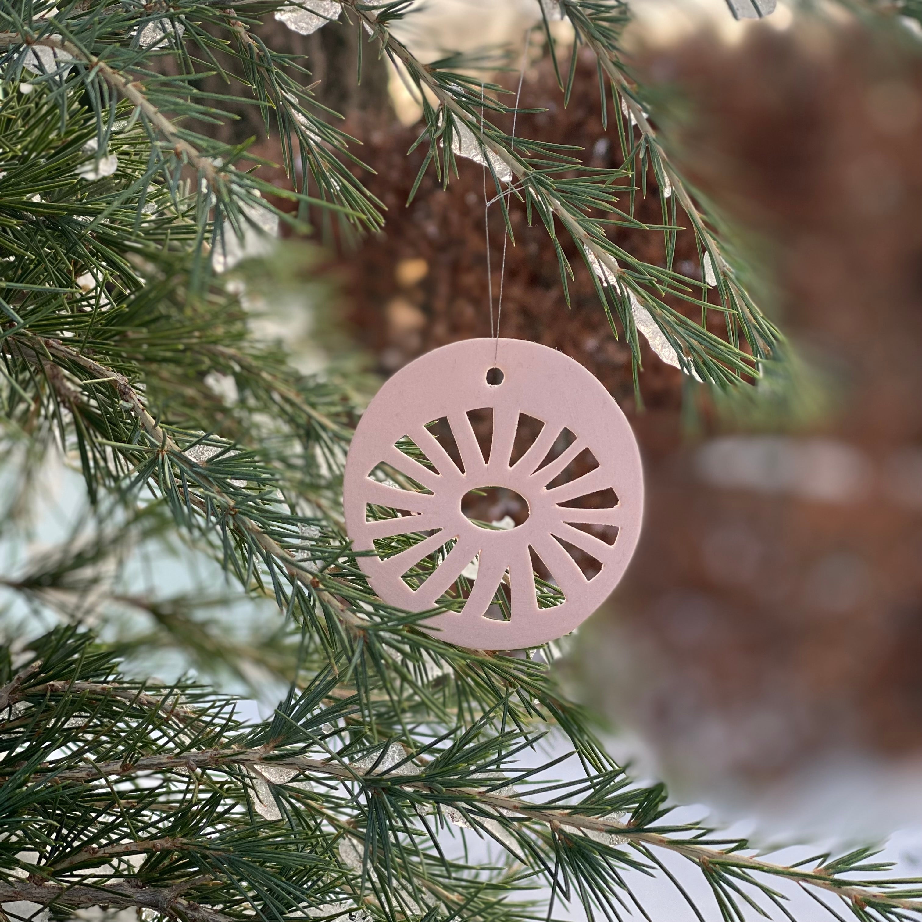 Daisy keramikophæng i lyserød porcelæn til forårsgrene