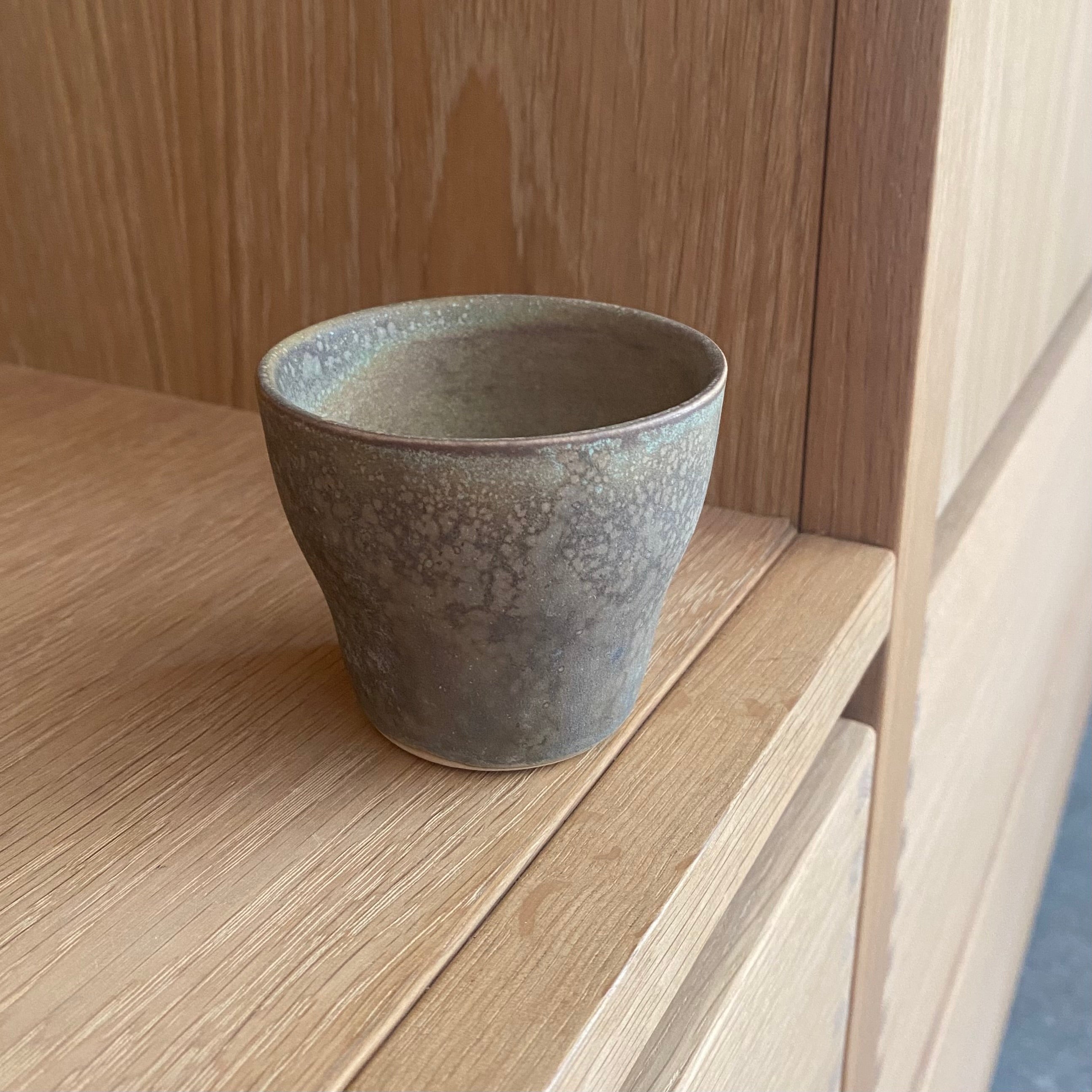 haandlavet keramikkop til espresso i designet nexoe. haandlavet af danske oh oak keramik 