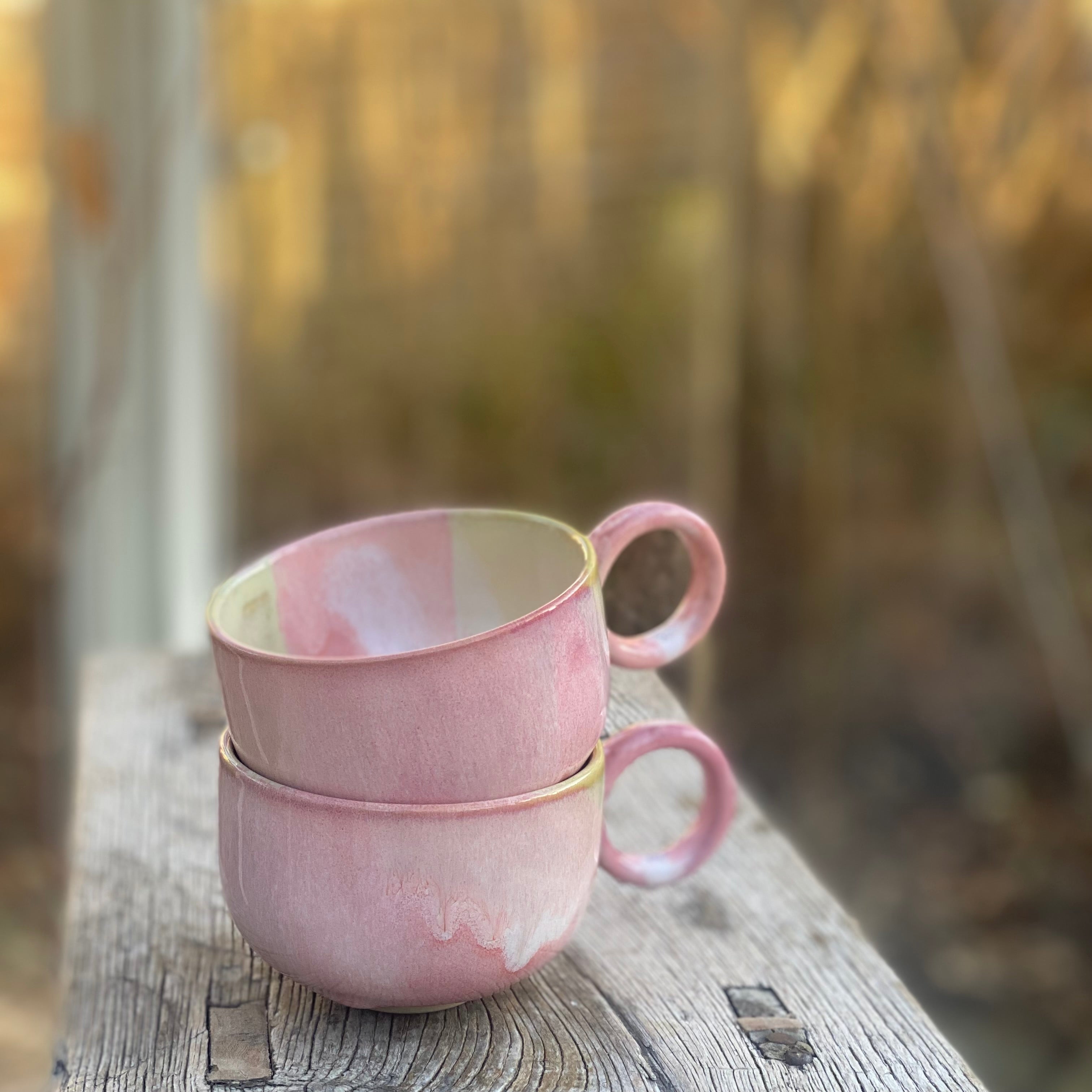 Håndlavet keramikkrus NAMI PINK med lyserøde nuancer fra Marinski Heartmades