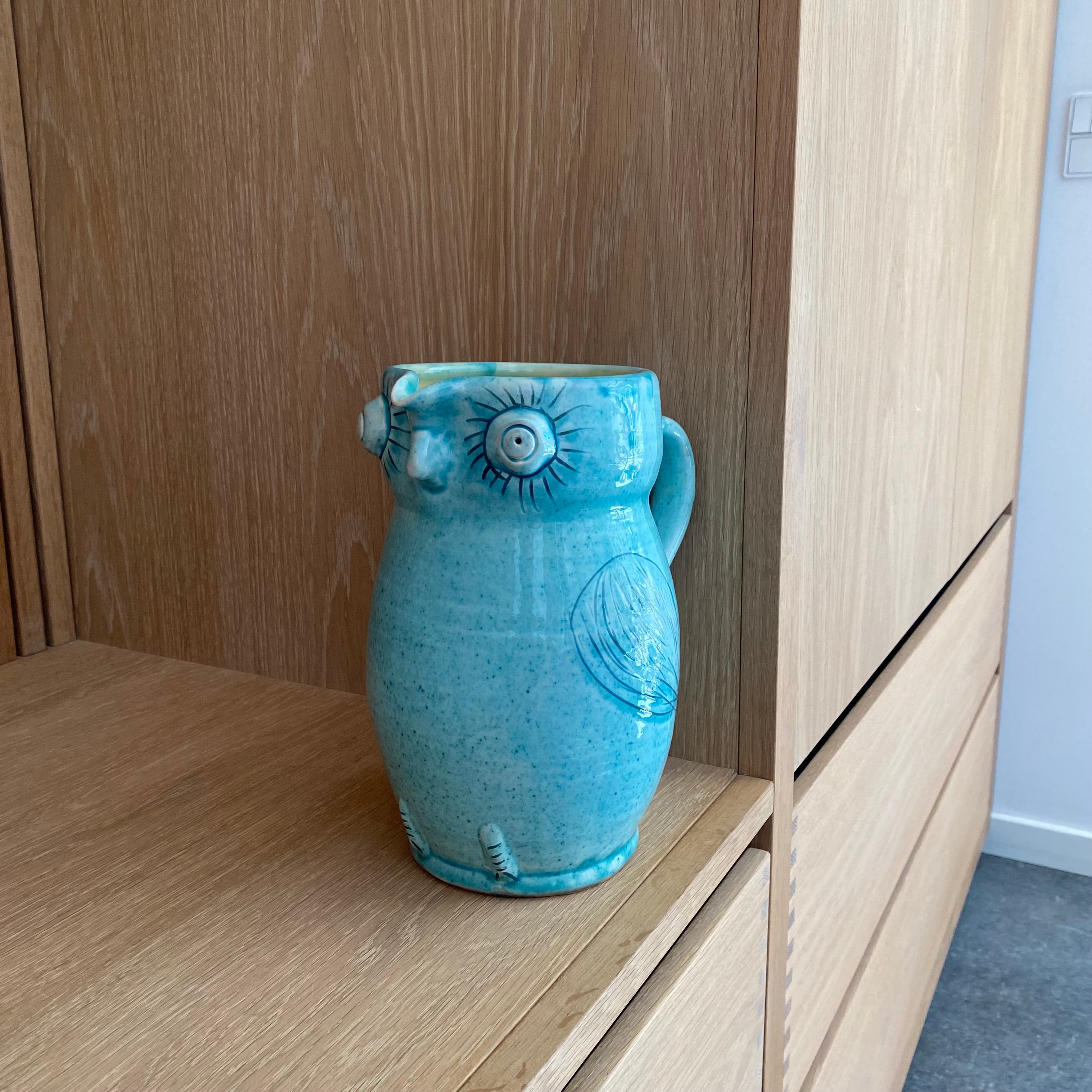 Dansk håndlavet uglekande i turkis af keramiker Erik Bendtsen. Fås hos unika:k
