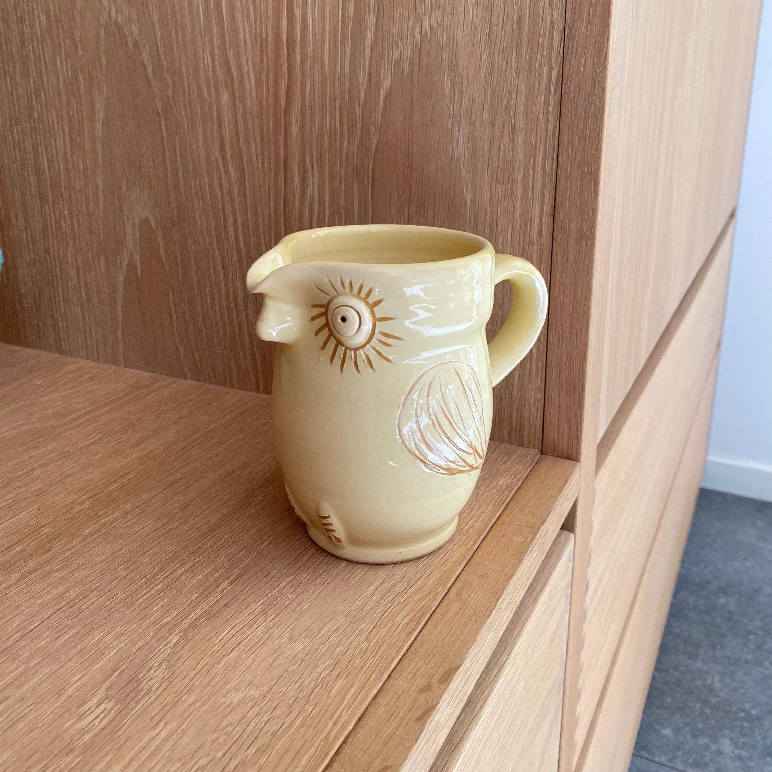 Uglekande mellem i cremegul håndlavet dansk keramik – Erik Bendtsen