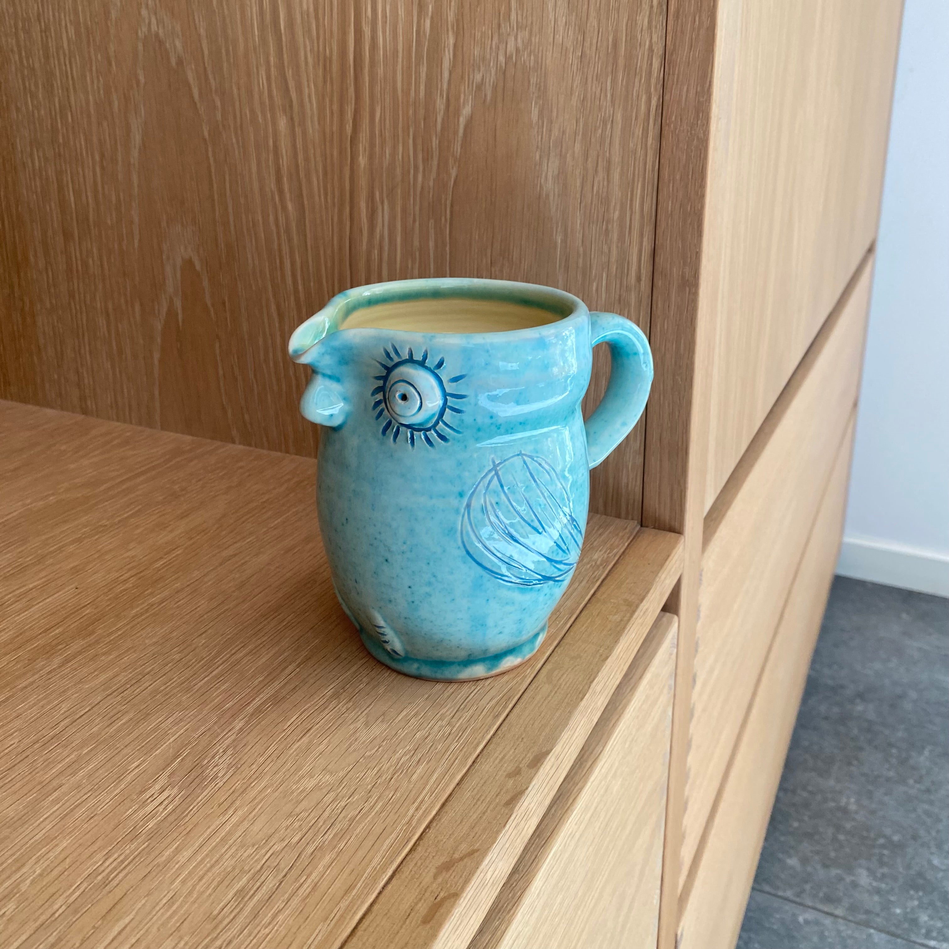 Turkis uglekande mellem – hånddrejet dansk keramik af Erik Bendtsen